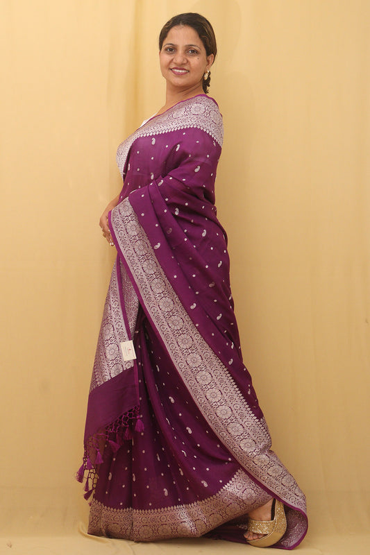 Exquisite Purple Handloom Banarasi Georgette Saree with Silver Zari - Luxurion World