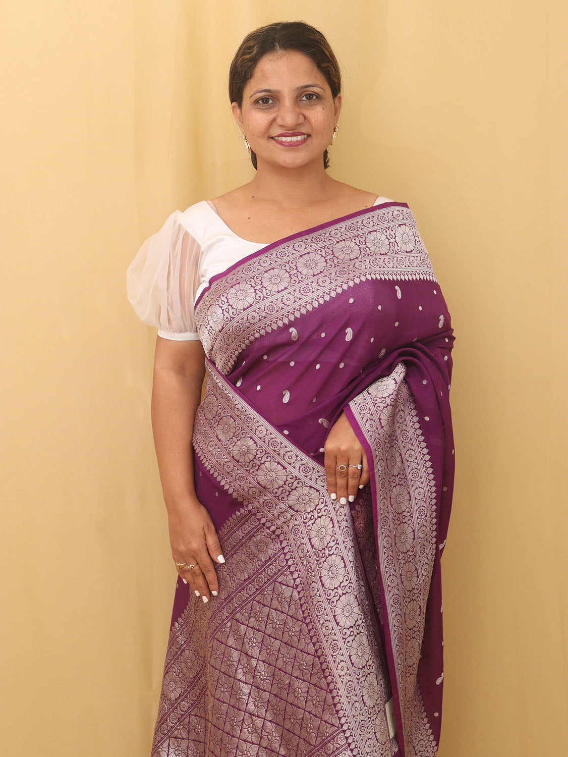 Exquisite Purple Handloom Banarasi Georgette Saree with Silver Zari - Luxurion World
