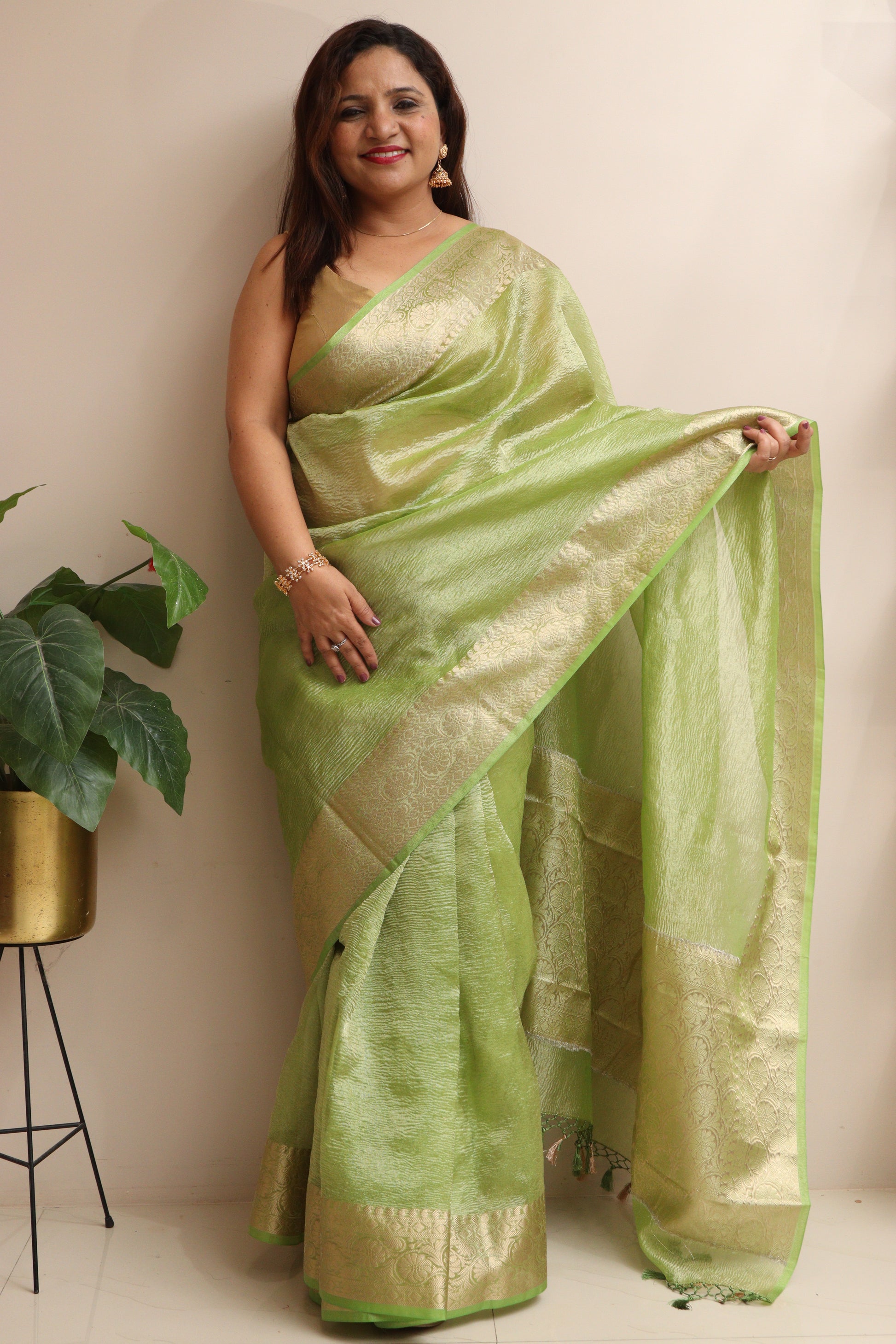 Exquisite Green Banarasi Crush Tissue Silk Saree - Luxurion World