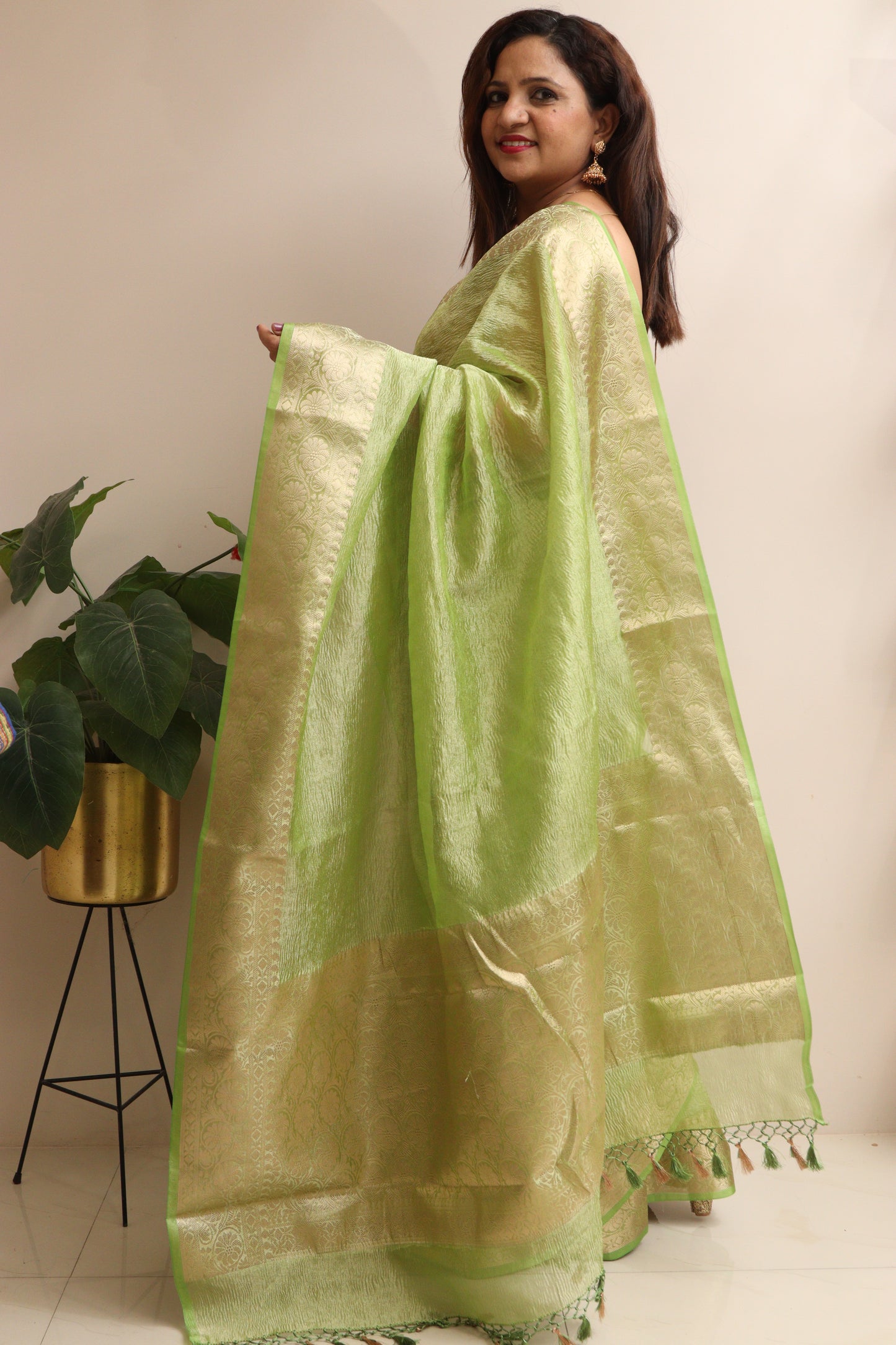 Exquisite Green Banarasi Crush Tissue Silk Saree - Luxurion World