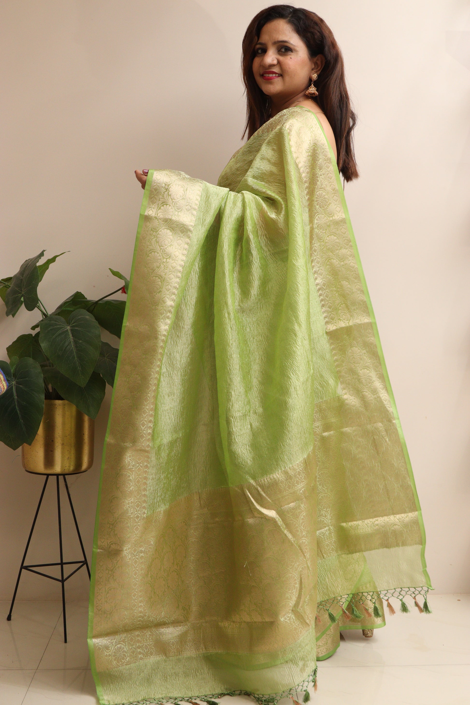 Exquisite Green Banarasi Crush Tissue Silk Saree - Luxurion World