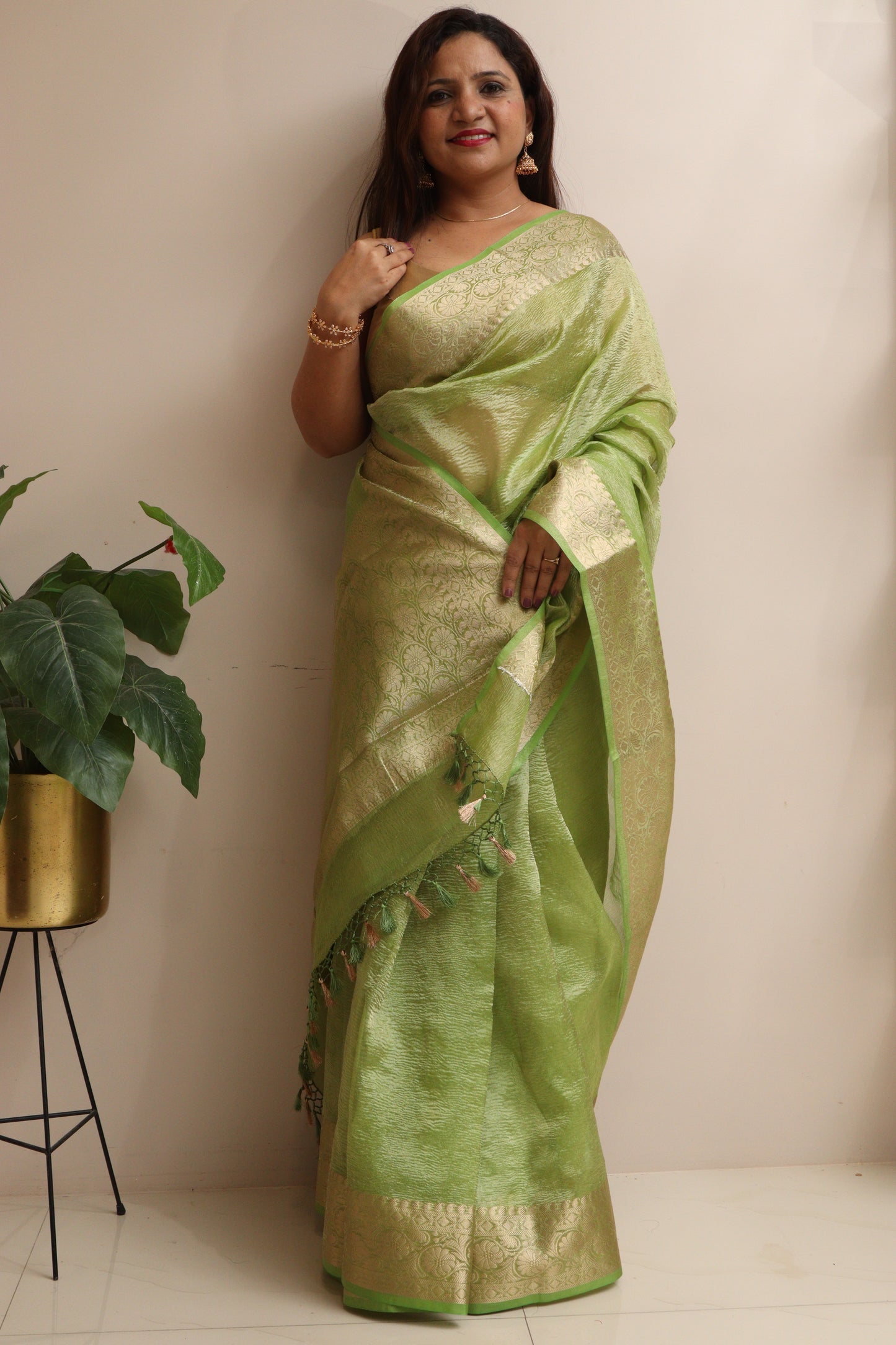 Exquisite Green Banarasi Crush Tissue Silk Saree - Luxurion World