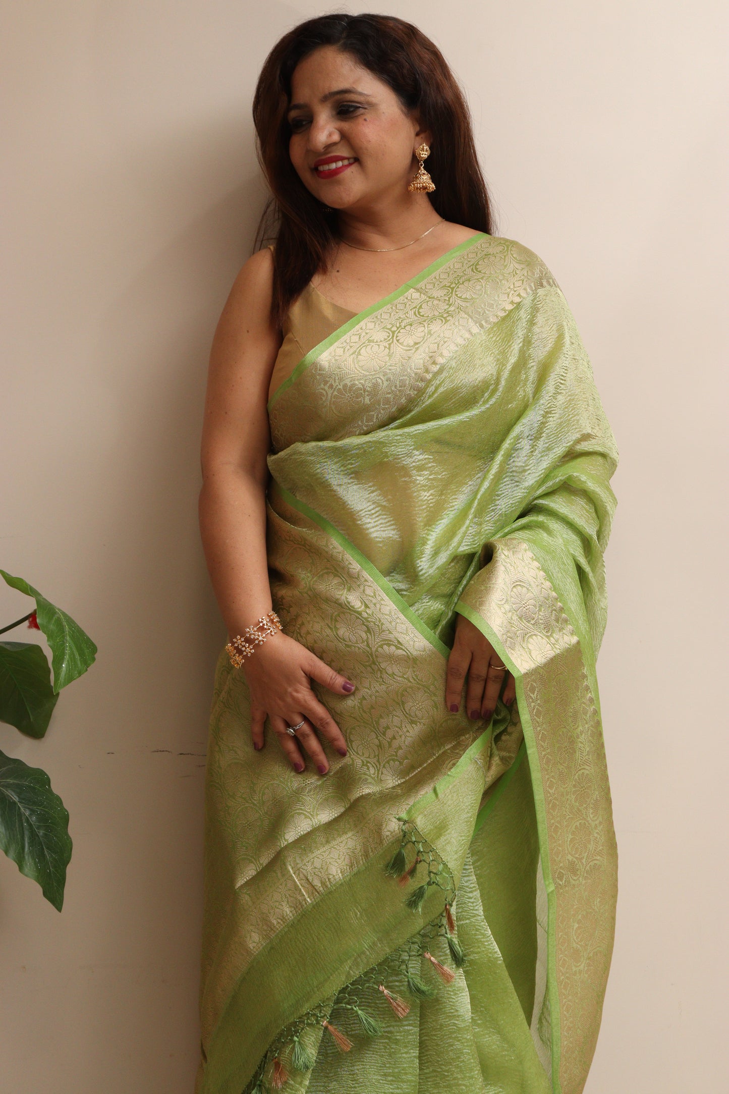 Exquisite Green Banarasi Crush Tissue Silk Saree - Luxurion World