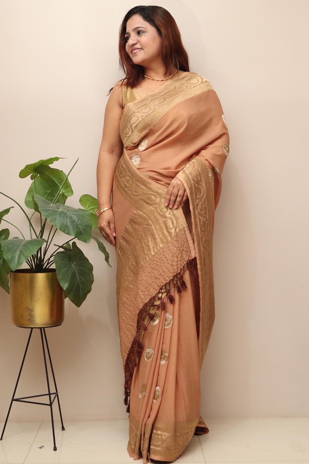 Pastel Brown Handloom Banarasi Georgette Booti Design Saree - Luxurion World