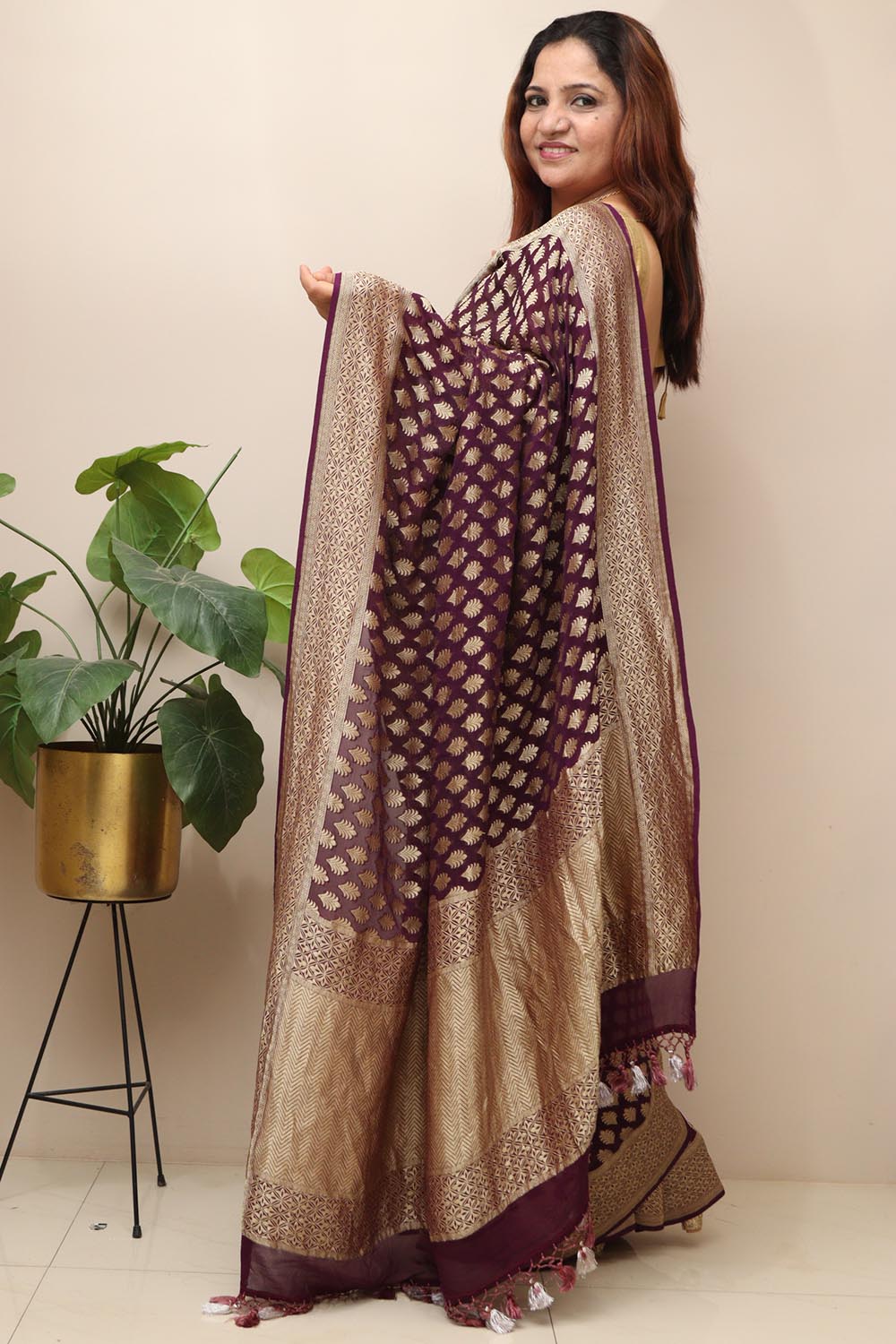 Elegant Purple Handloom Banarasi Georgette Booti Design Saree - Luxurion World