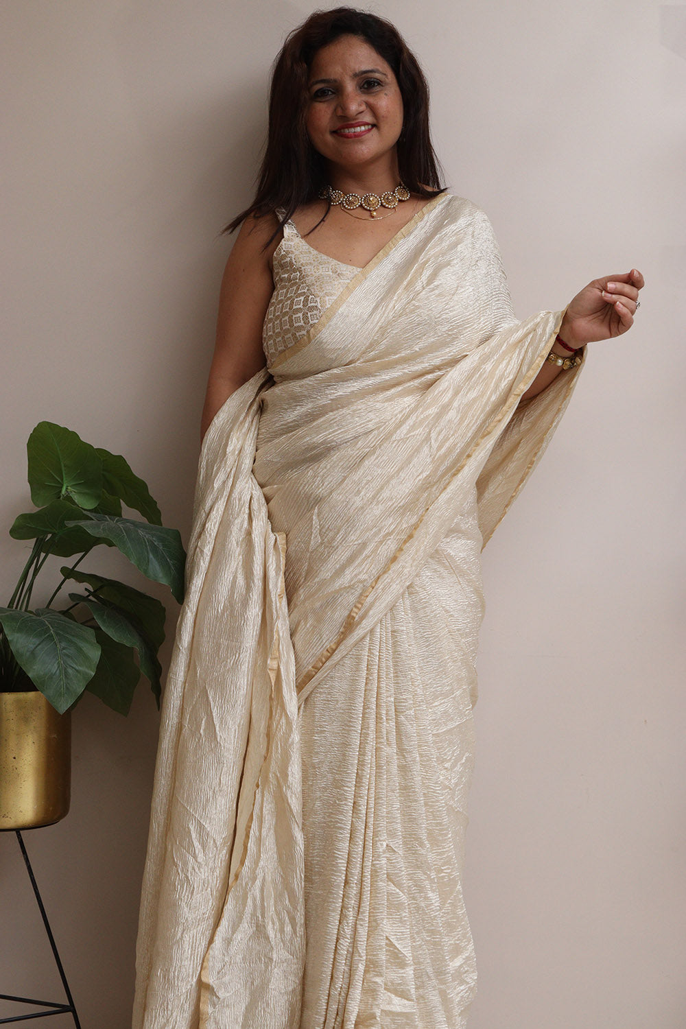 Exquisite Golden Handloom Banarasi Tissue Georgette Silk Crushed Saree - Luxurion World