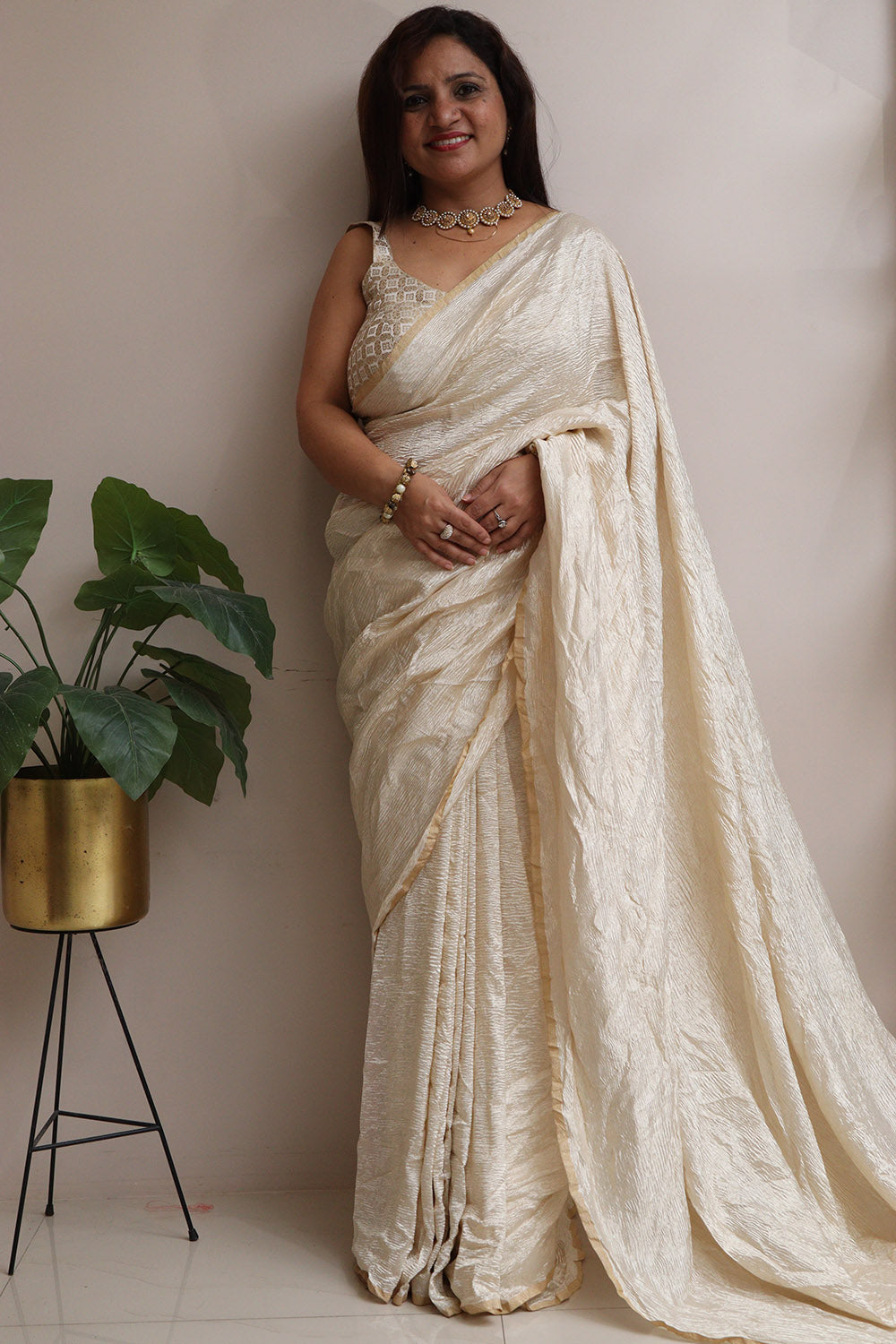 Exquisite Golden Handloom Banarasi Tissue Georgette Silk Crushed Saree - Luxurion World