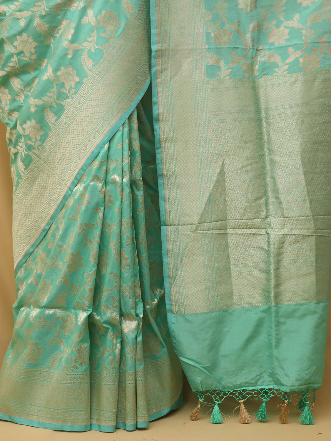Green Banarasi Handloom Pure Katan Silk Saree - Luxurion World