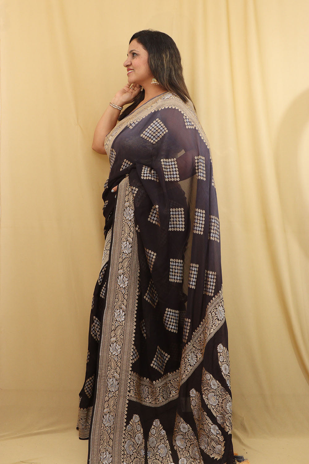 Exquisite Black & Grey Banarasi Georgette Saree - Luxurion World