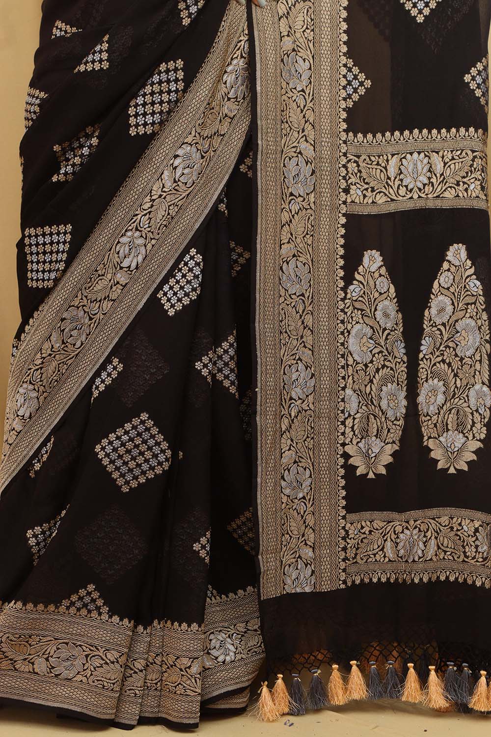 Exquisite Black & Grey Banarasi Georgette Saree - Luxurion World