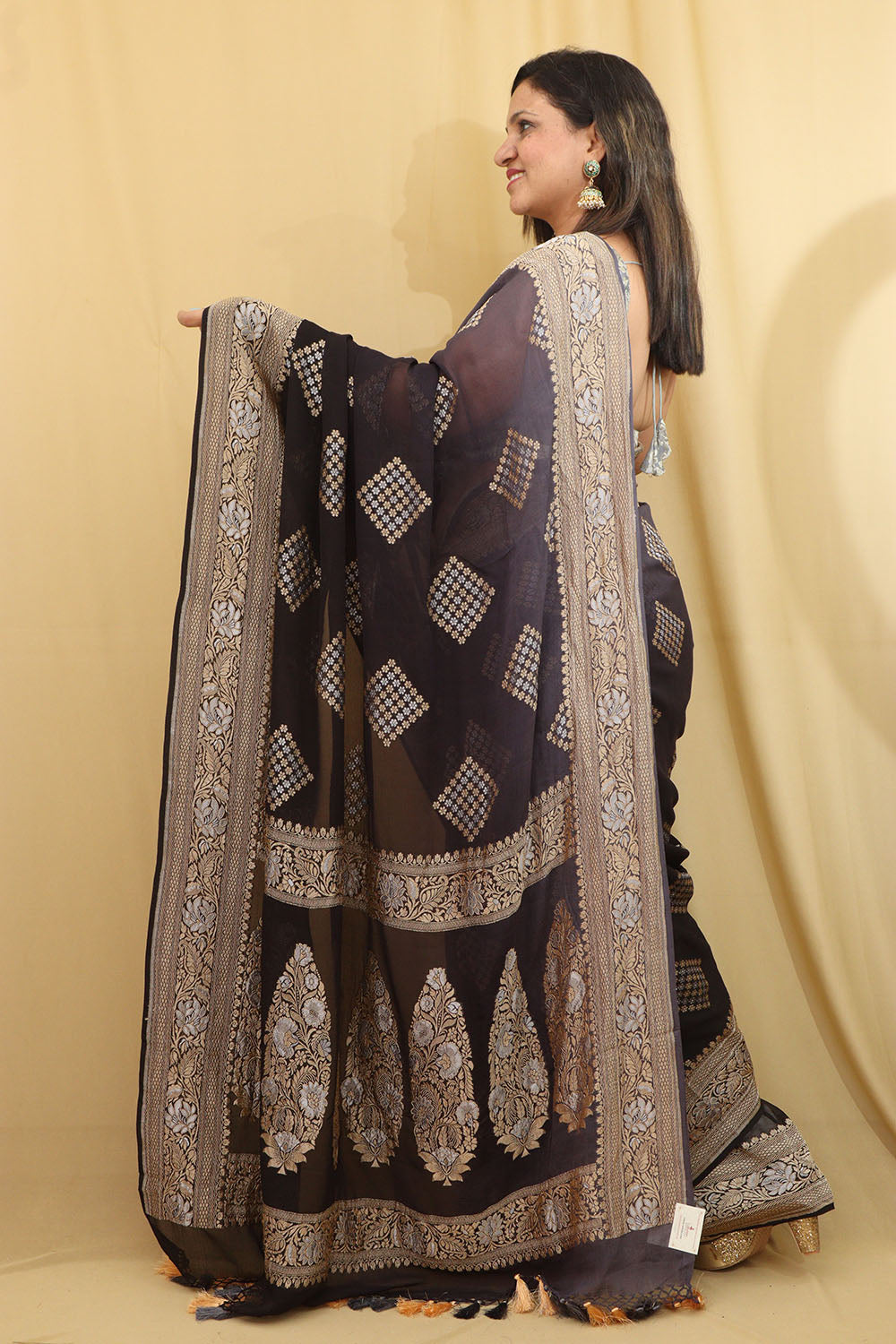 Exquisite Black & Grey Banarasi Georgette Saree - Luxurion World