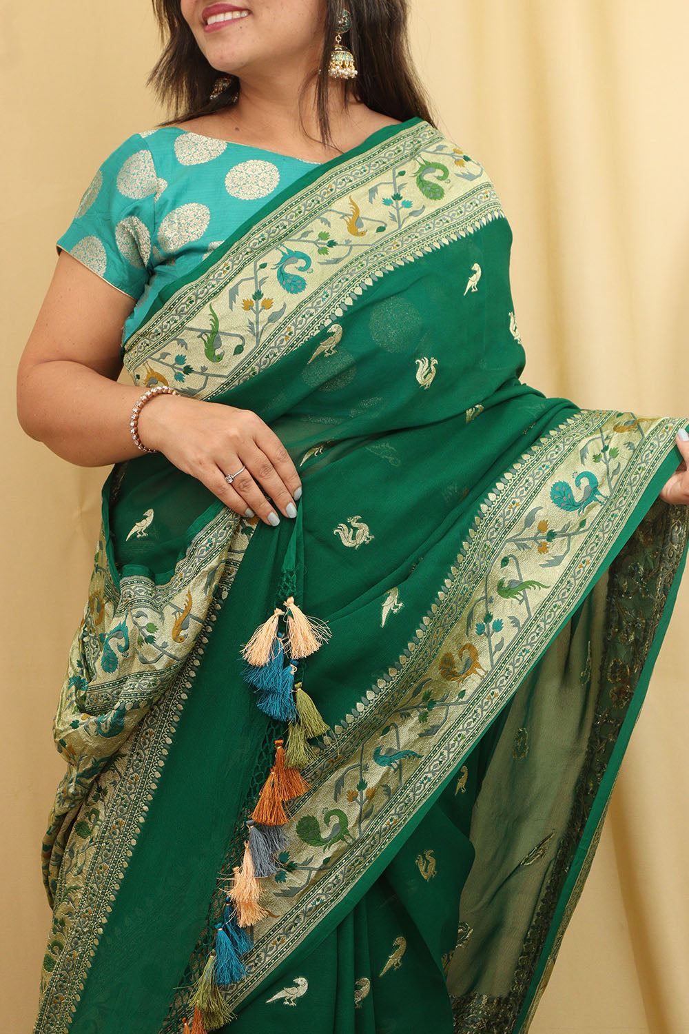 Green Banarasi Handloom Georgette Saree with Paithani Border - Luxurion World