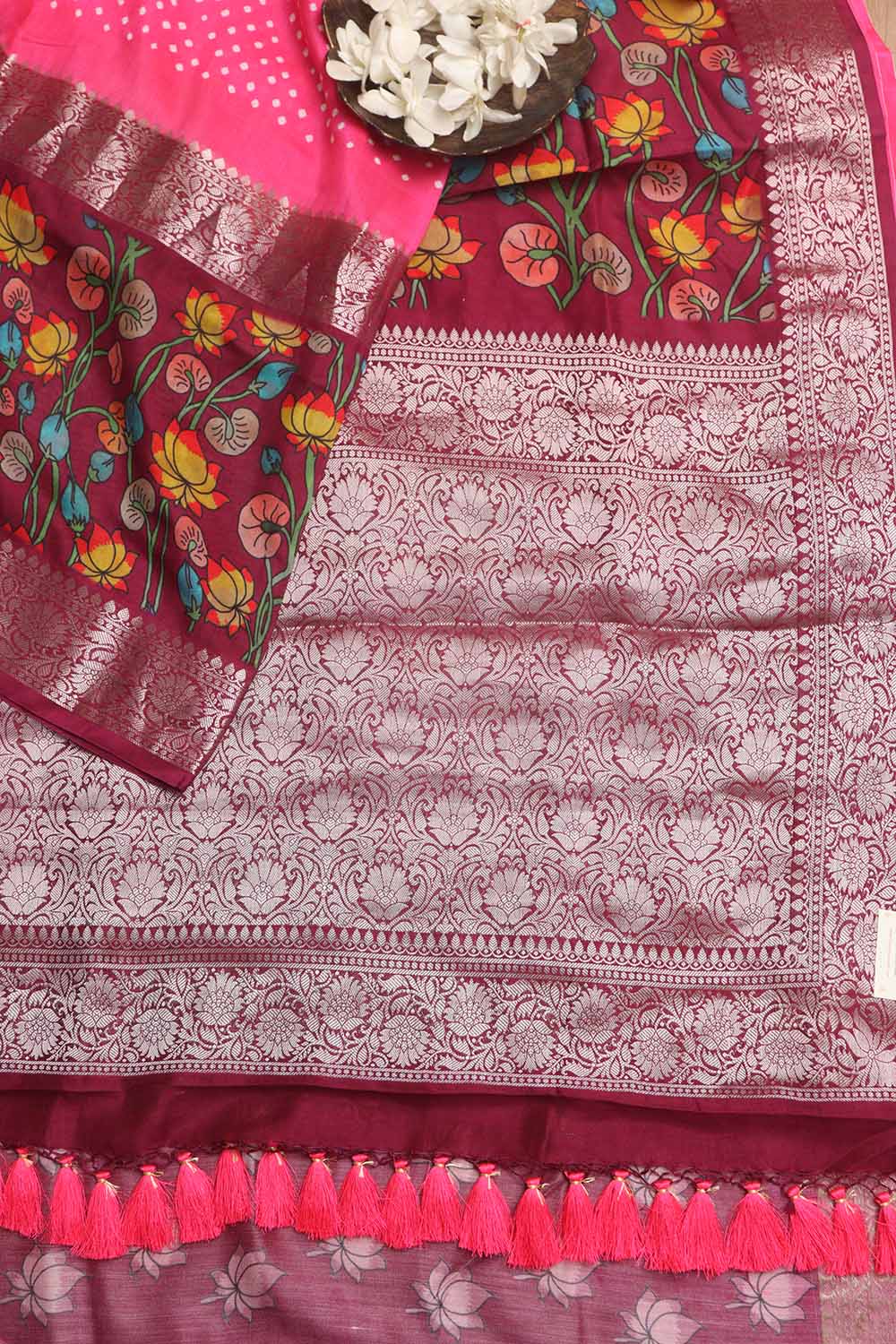 Exquisite Pink Banarasi Bandhani Pure Chiniya Silk Pichwai Design Sare
