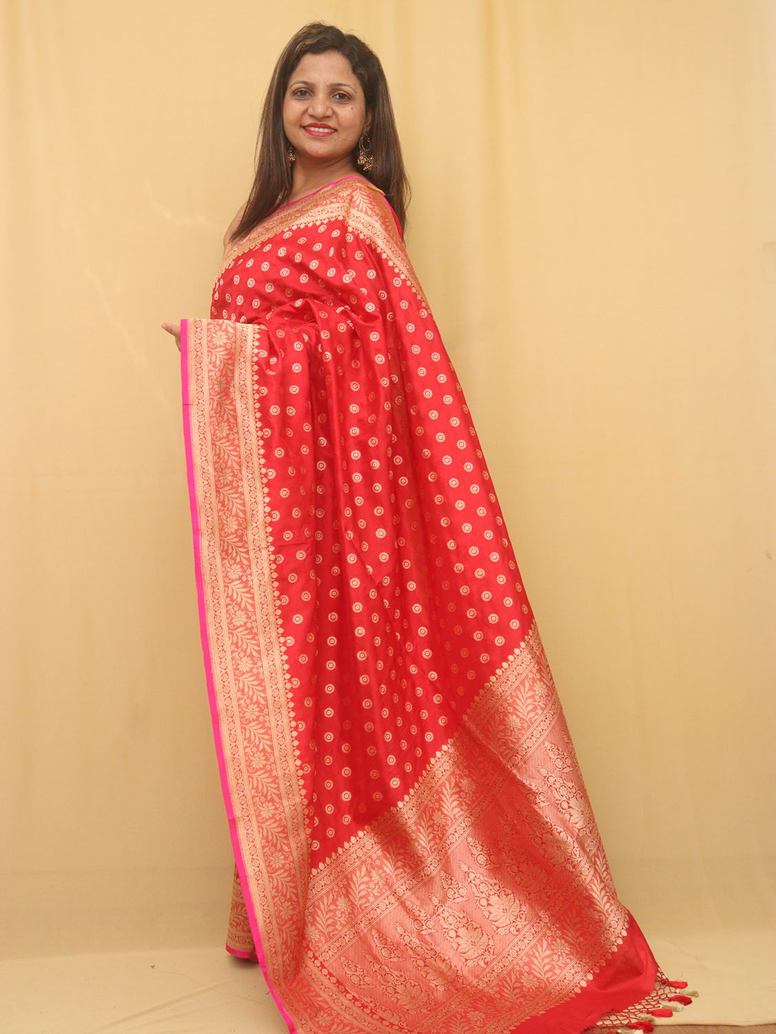 Red Handloom Banarasi Pure Katan Silk Booti Design Saree - Luxurion World