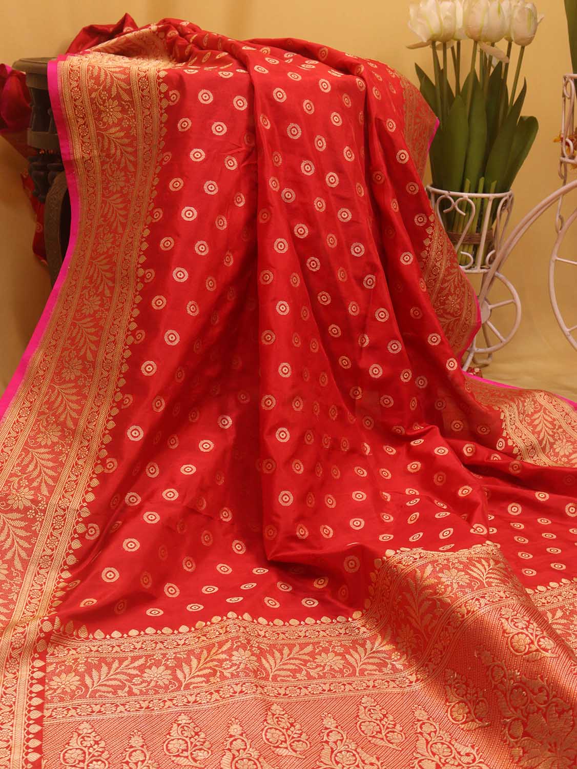 Red Handloom Banarasi Pure Katan Silk Booti Design Saree - Luxurion World
