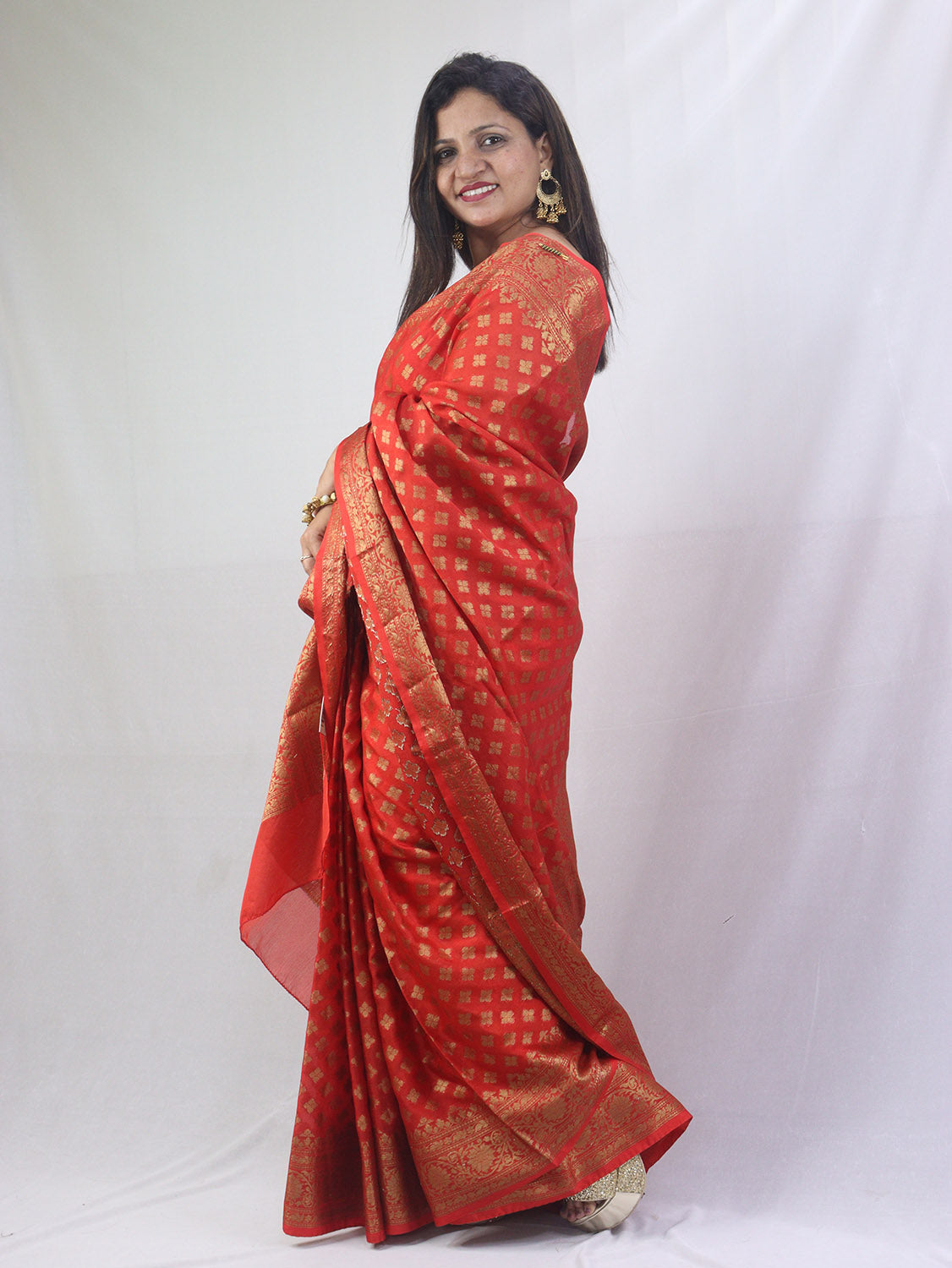Exquisite Red Banarasi Koniya Silk Saree with Intricate Design - Luxurion World