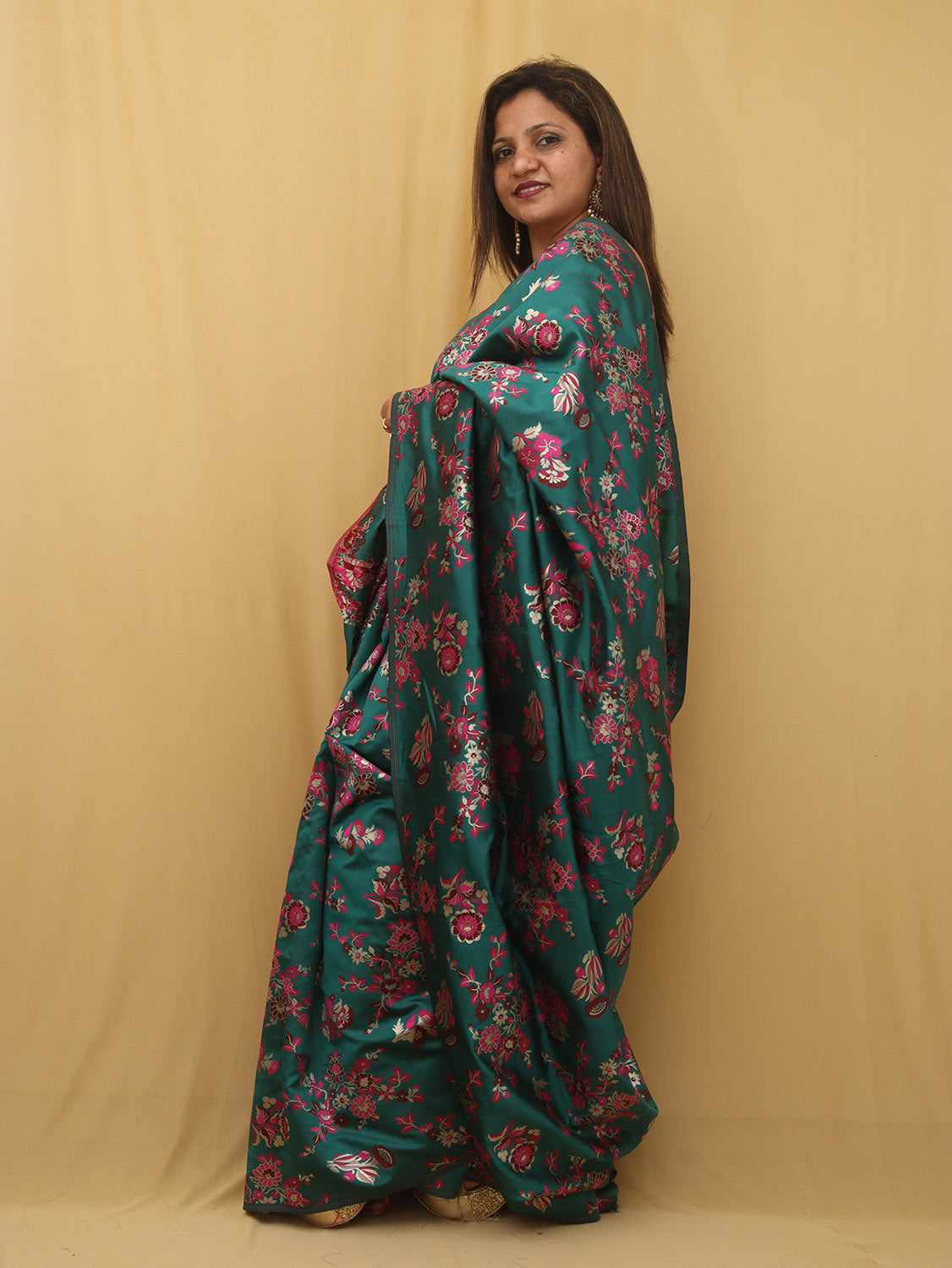 Stunning Green Banarasi Silk Meenakari Saree - Perfect for Any Occasion! - Luxurion World