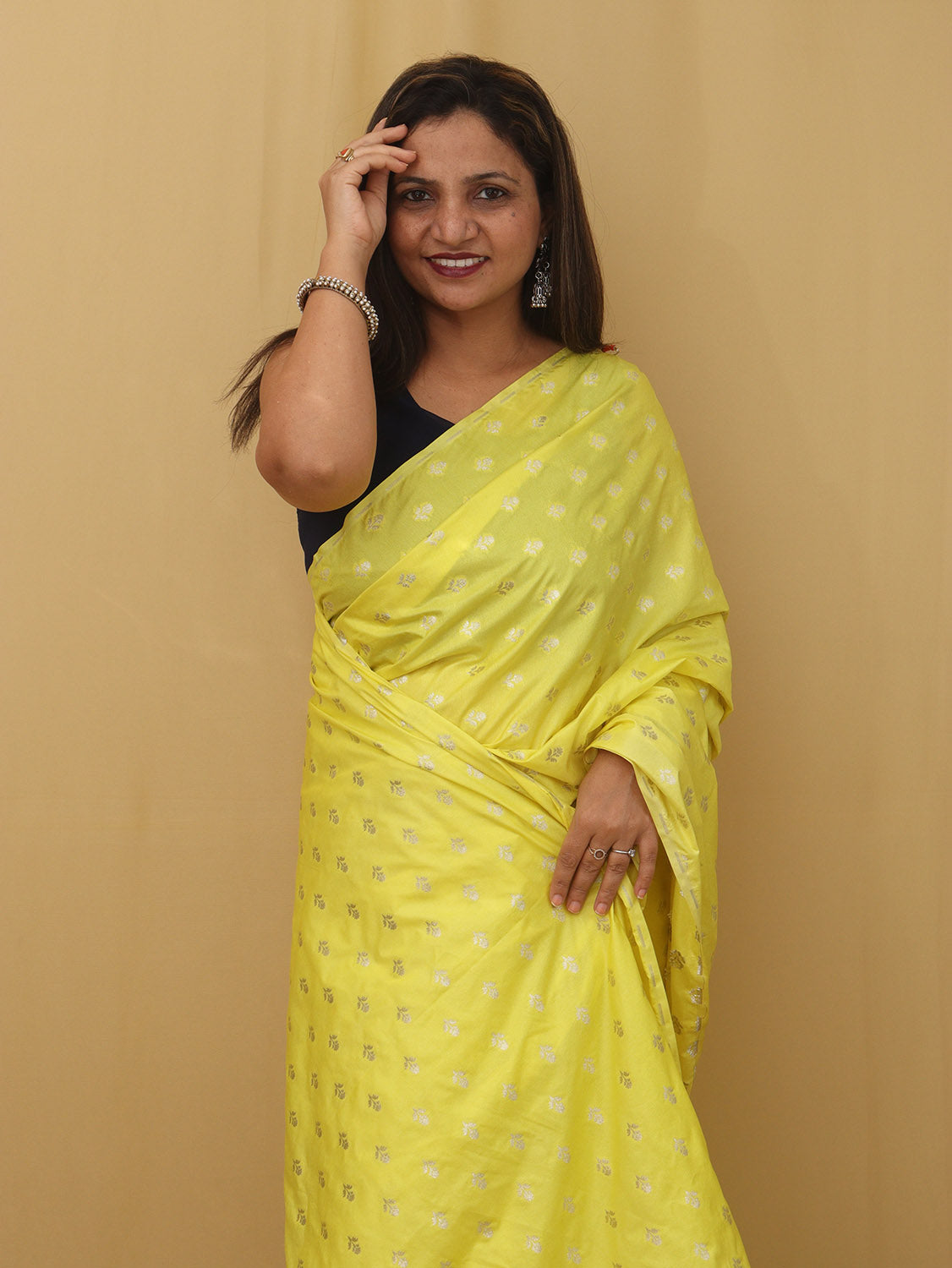 Yellow Banarasi Silk Saree with Zari Booti Design - Elegant and Traditional - Luxurion World