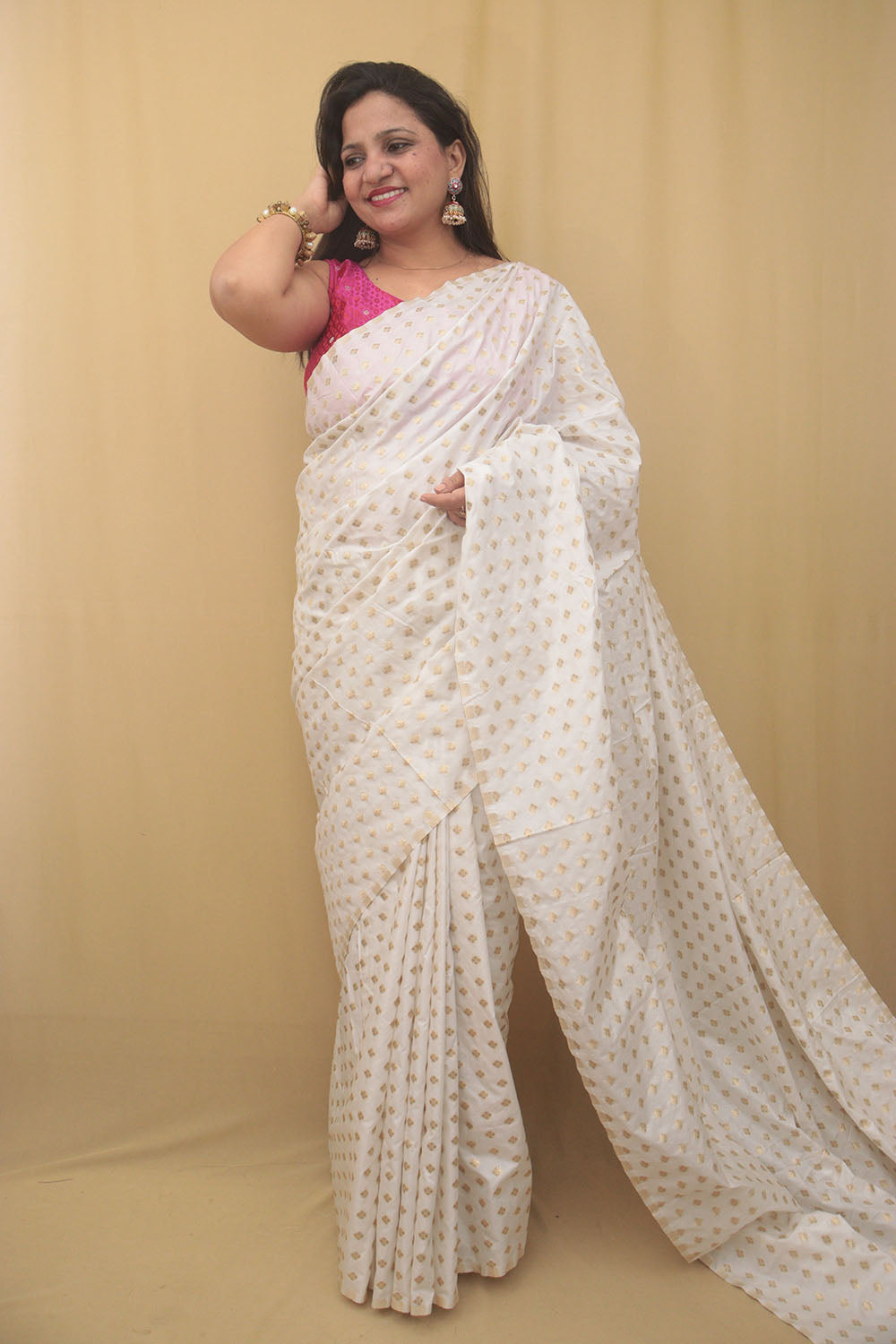 Dazzling Banarasi Silk Saree: Exquisite Elegance, Perfectly Dyeable - Luxurion World