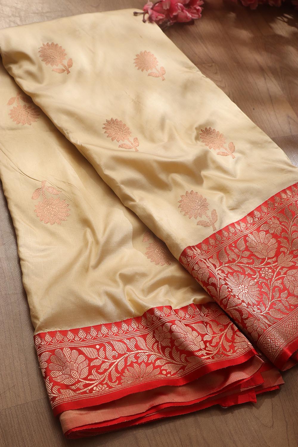 Elegant Pastel Banarasi Handloom Pure Katan Silk Saree - Luxurion World