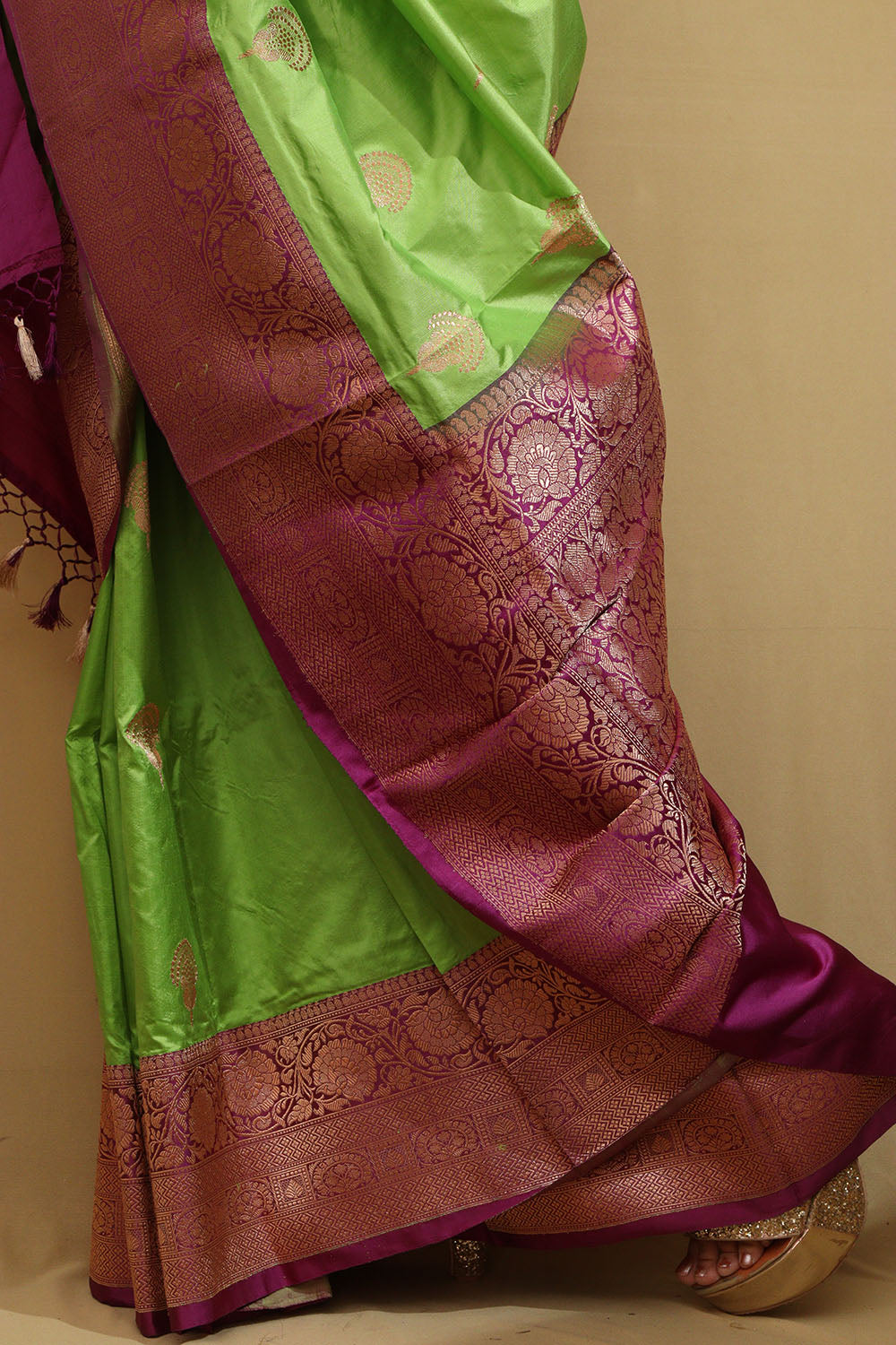 Exquisite Green Banarasi Handloom Pure Katan Silk Saree - Luxurion World