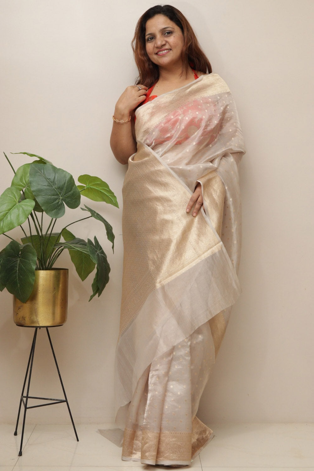 Dyeable Pure Tissue Silk Handloom Banarasi Saree - Luxurion World
