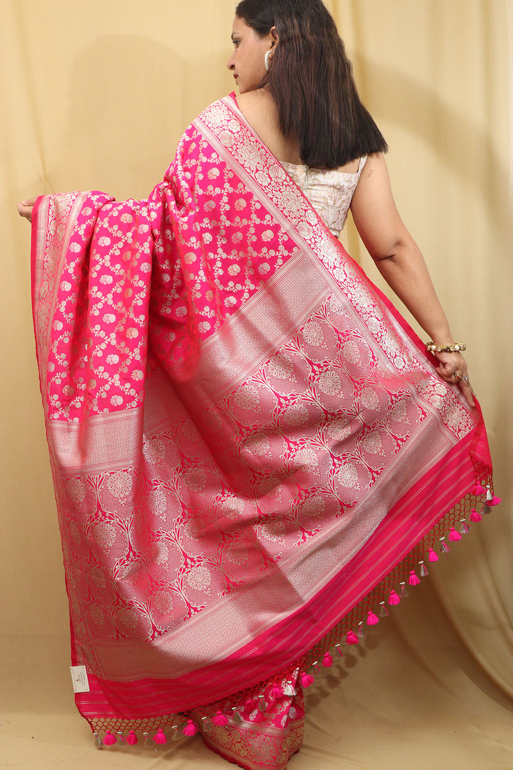 Stunning Pink Banarasi Silk Saree - Elegant and Timeless - Luxurion World