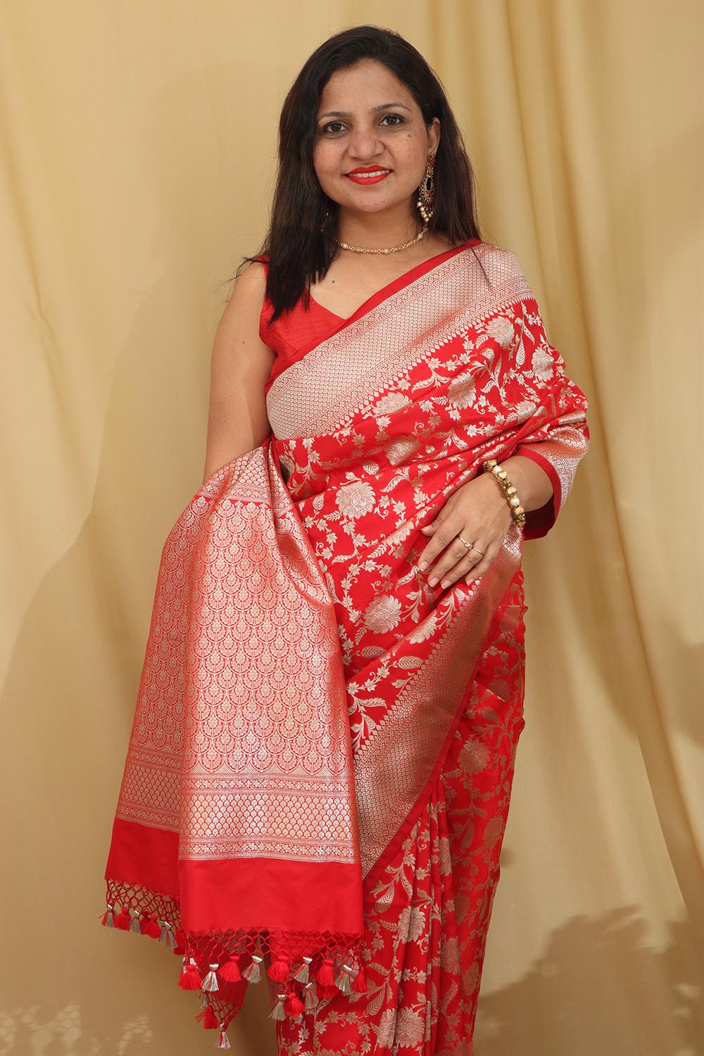 Stunning Red Banarasi Silk Saree - Elegant and Timeless - Luxurion World