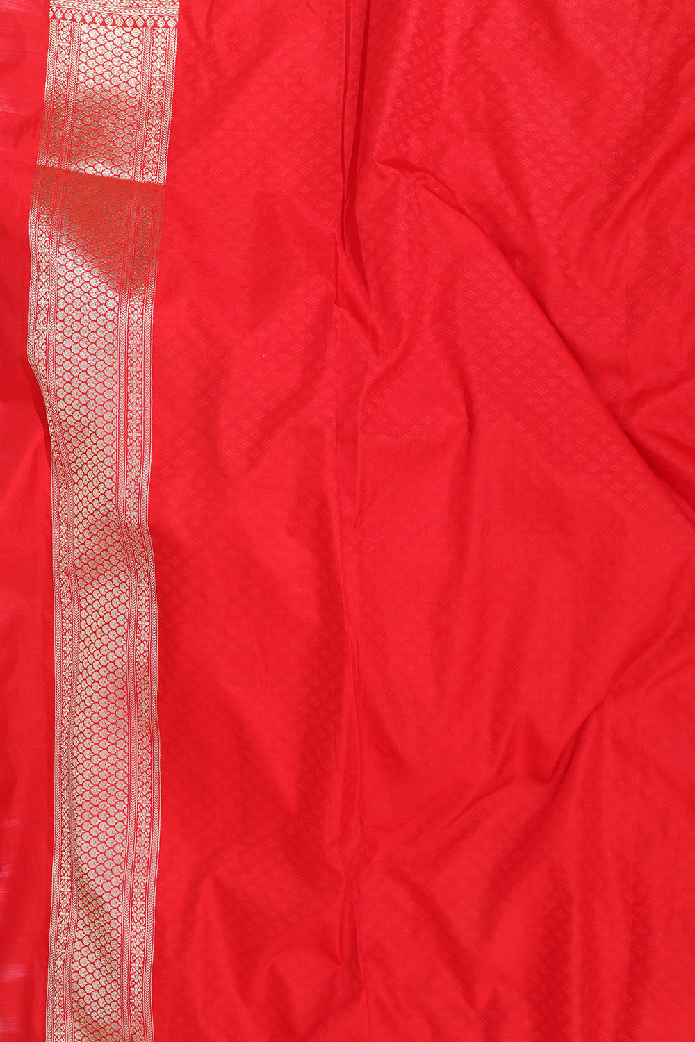 Stunning Red Banarasi Silk Saree - Elegant and Timeless - Luxurion World