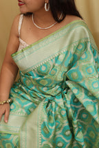 Stunning Green Banarasi Silk Saree - Elegant and Timeless - Luxurion World