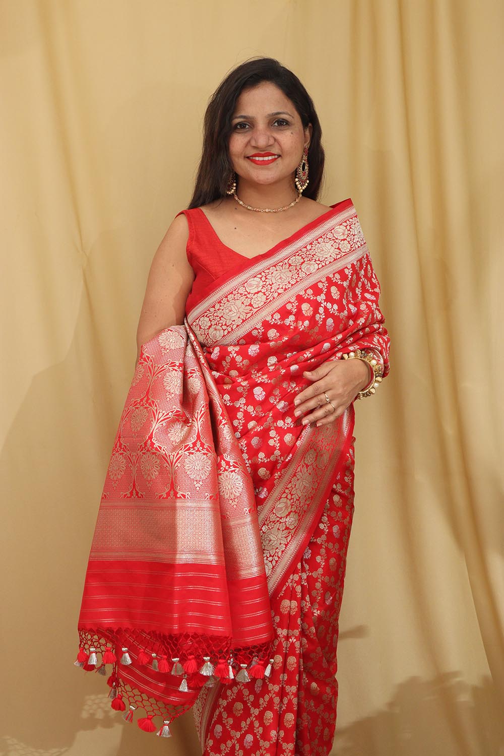 Stunning Red Banarasi Silk Saree - Perfect for Any Occasion - Luxurion World