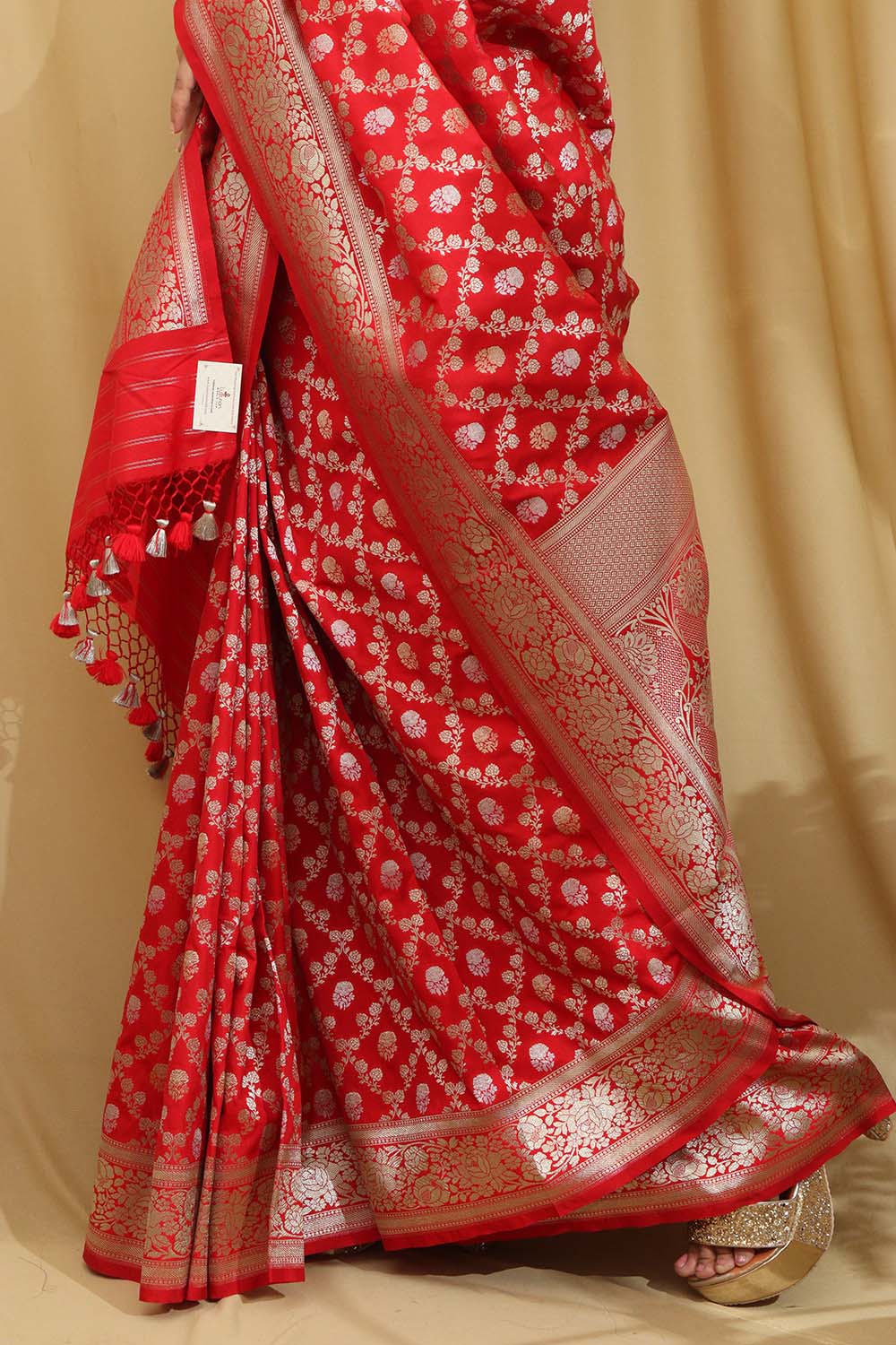 Stunning Red Banarasi Silk Saree - Perfect for Any Occasion - Luxurion World