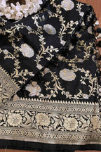 Elegant Black Banarasi Silk Saree: Timeless Beauty - Luxurion World