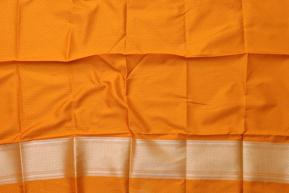 Golden Glow: Elegant Yellow Banarasi Silk Saree - Luxurion World
