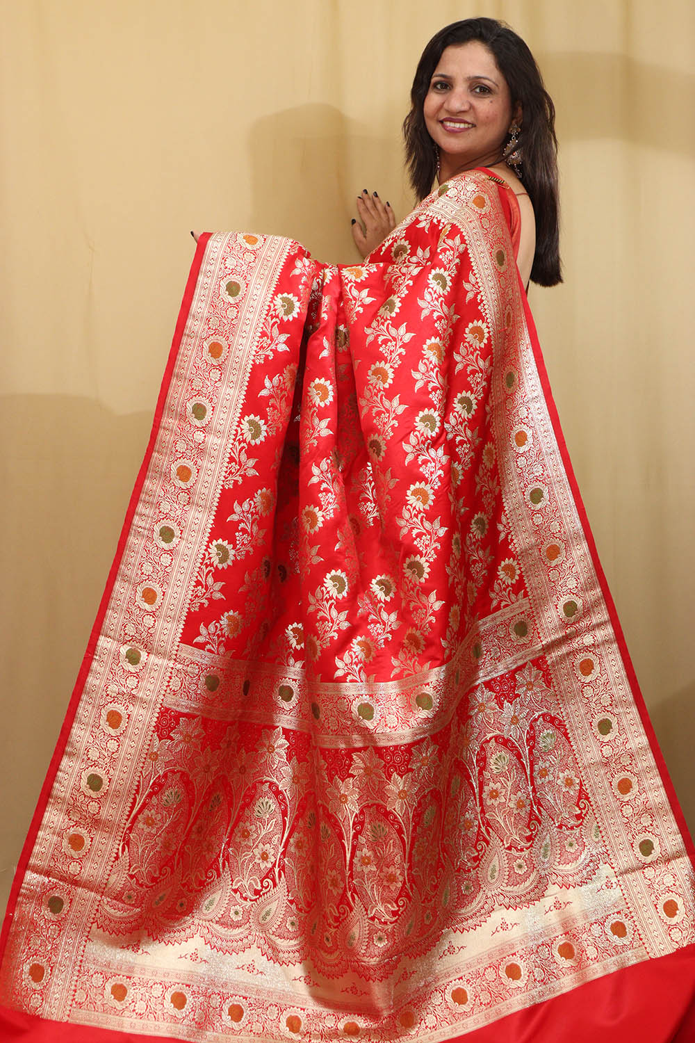 Stunning Red Banarasi Silk Saree - Perfect for Any Occasion - Luxurion World