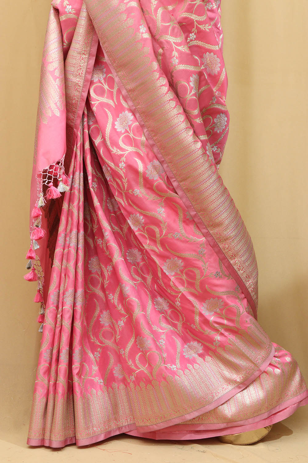 Stunning Pink Banarasi Silk Saree - Elegant and Timeless - Luxurion World