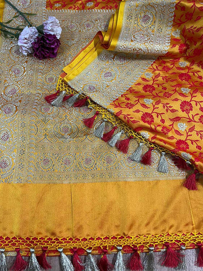 Golden Glow: Banarasi Silk Saree - Luxurion World