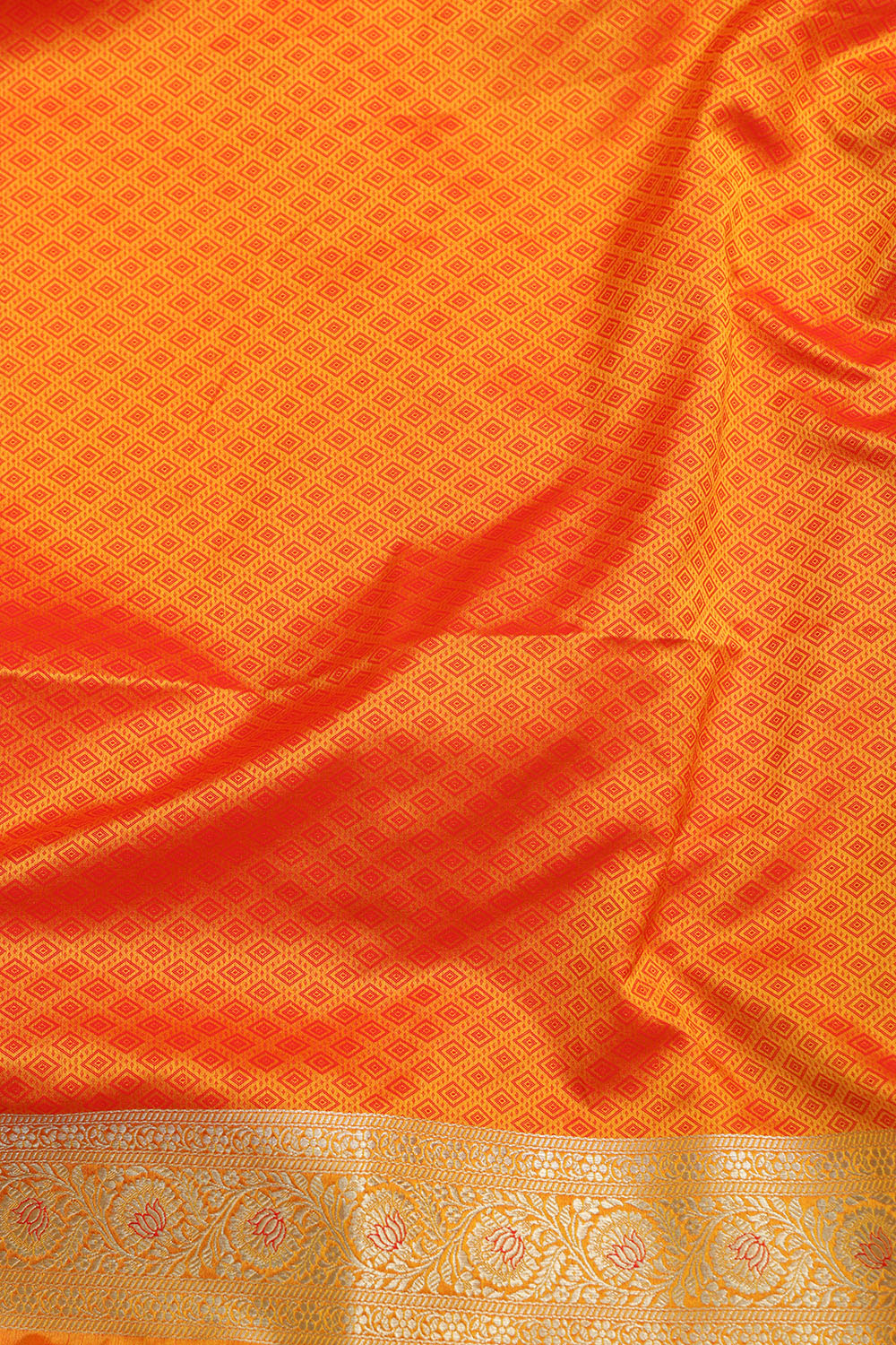 Golden Glow: Banarasi Silk Saree - Luxurion World