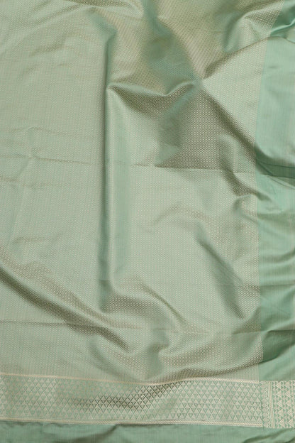 Emerald Elegance: Green Banarasi Silk Saree - Luxurion World