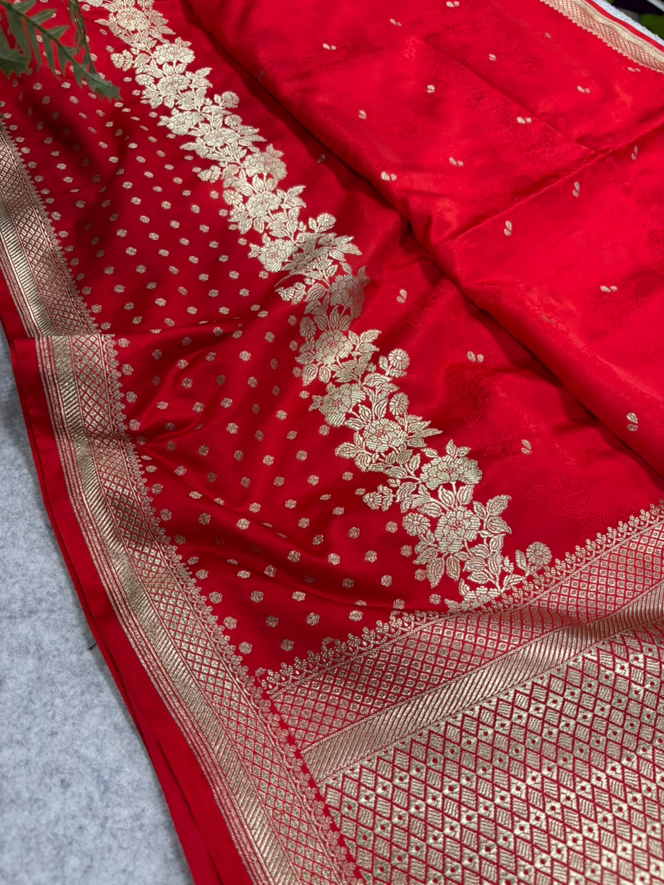 Red Banarasi Mashru Silk Saree — Flower Design, Festive & Bridal