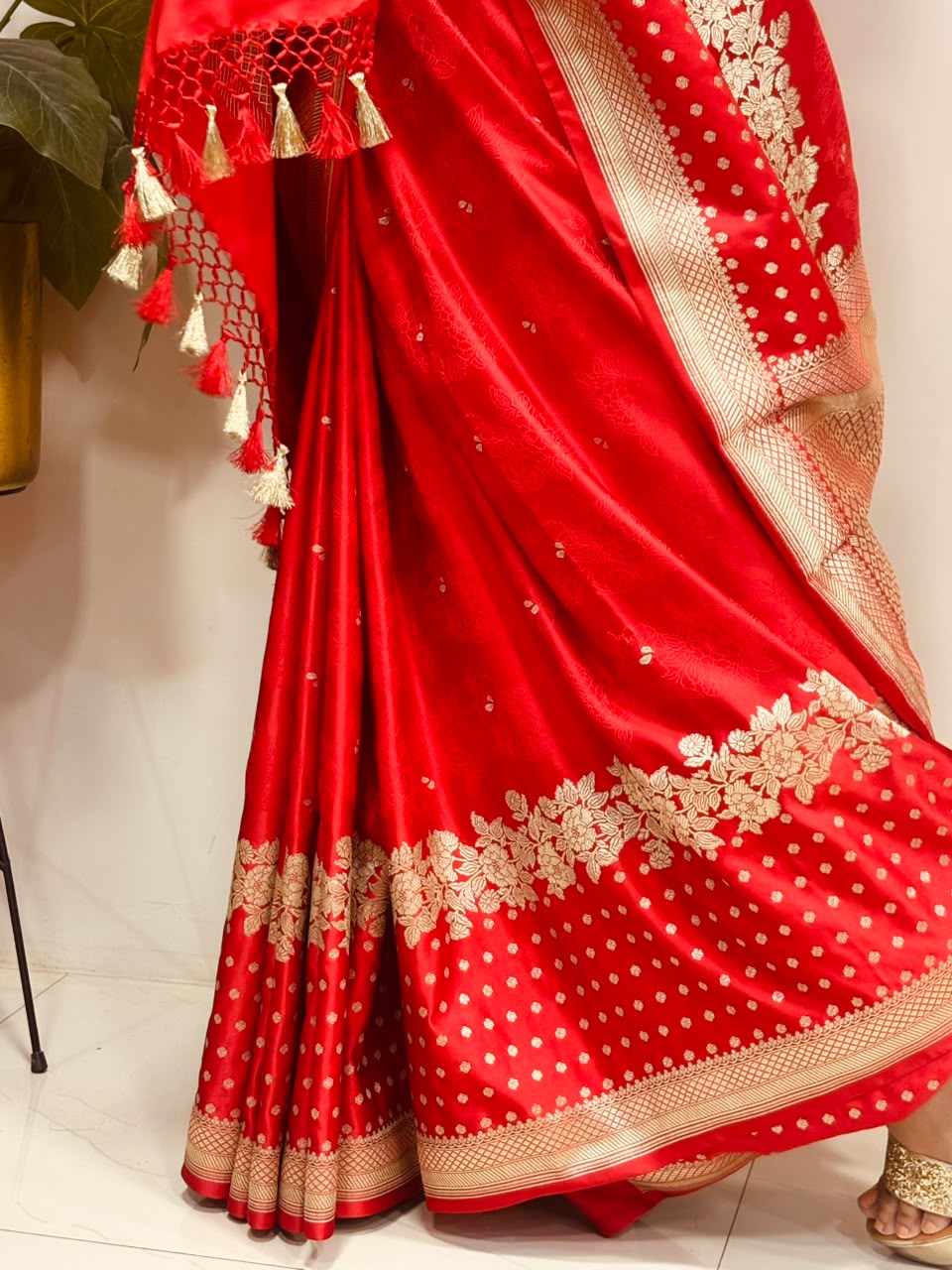 Red Banarasi Mashru Silk Saree — Flower Design, Festive & Bridal