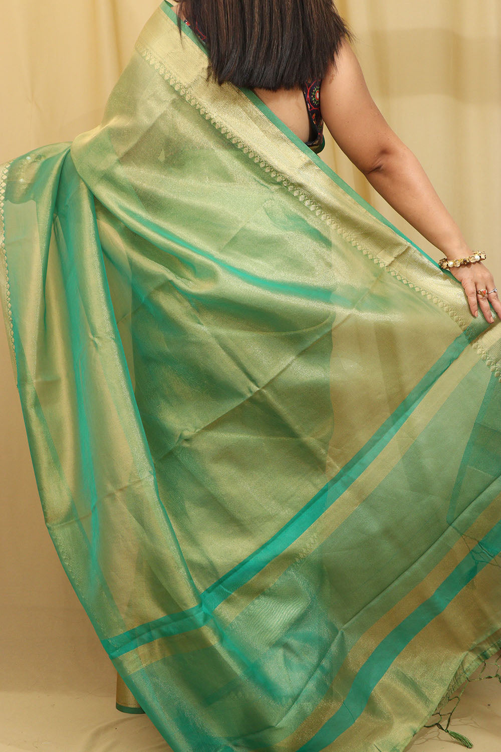 Exquisite Green Banarasi Tissue Saree - Timeless Elegance - Luxurion World
