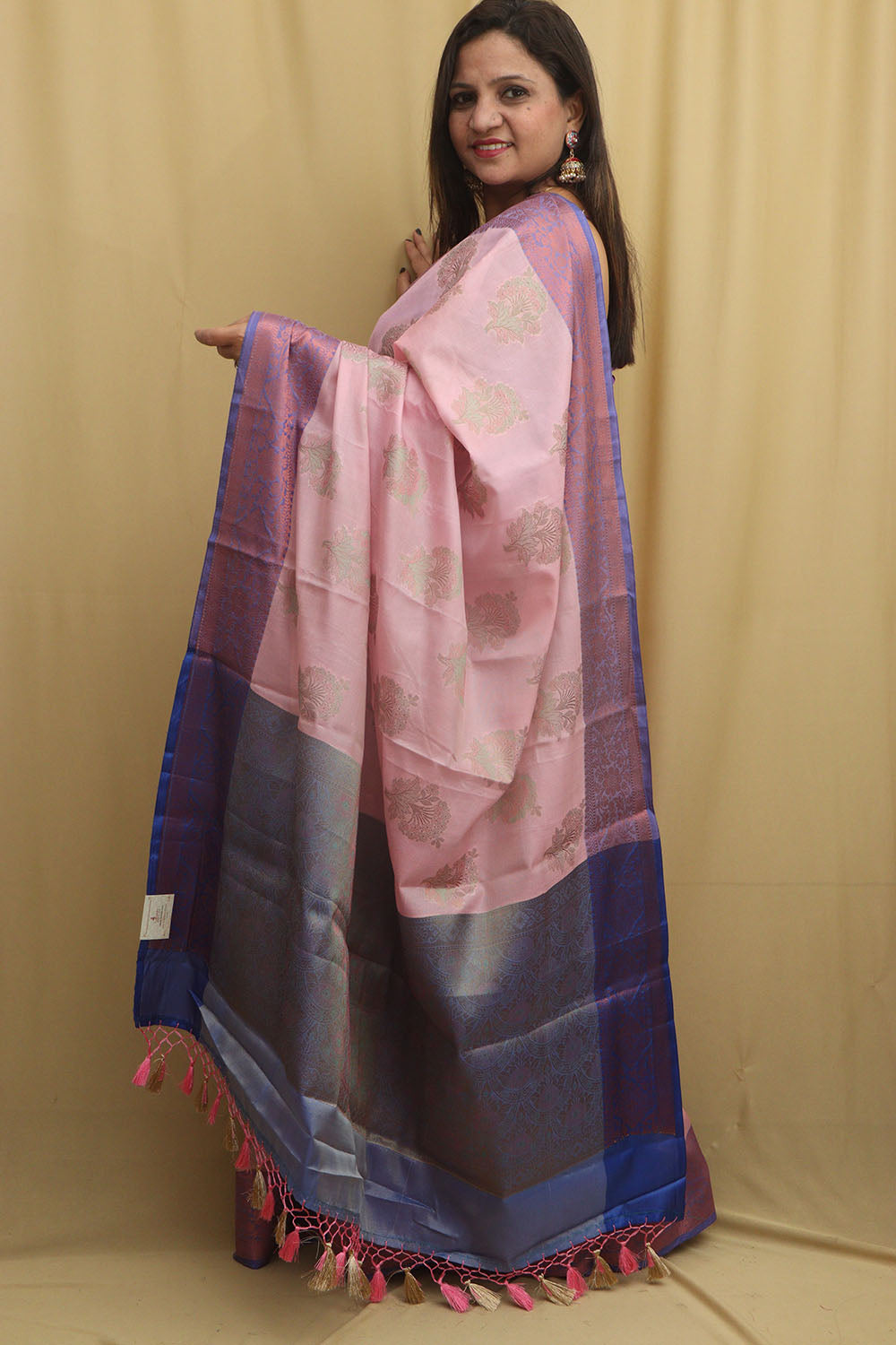 Graceful Pink Banarasi Silk Saree - Luxurion World