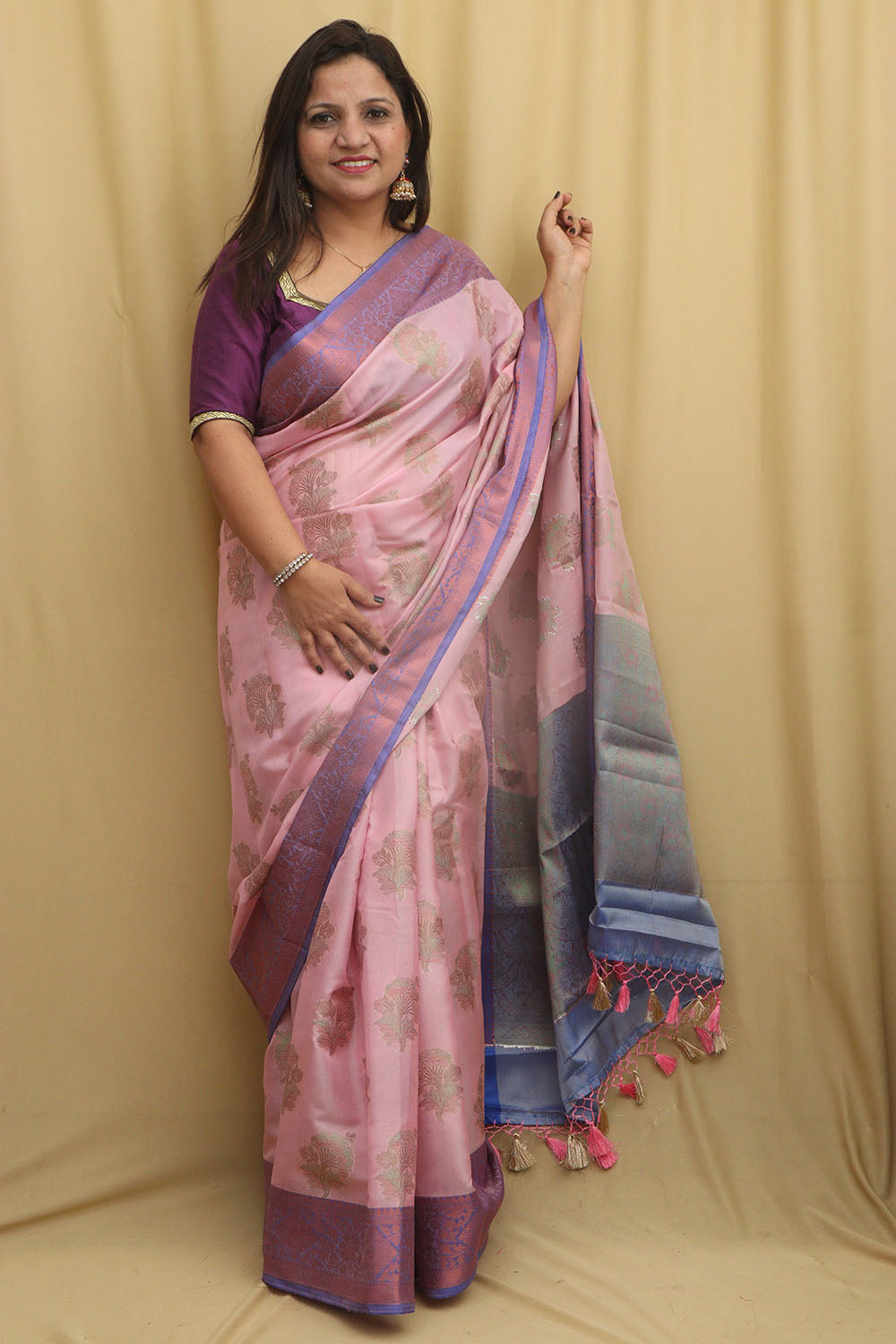 Graceful Pink Banarasi Silk Saree - Luxurion World
