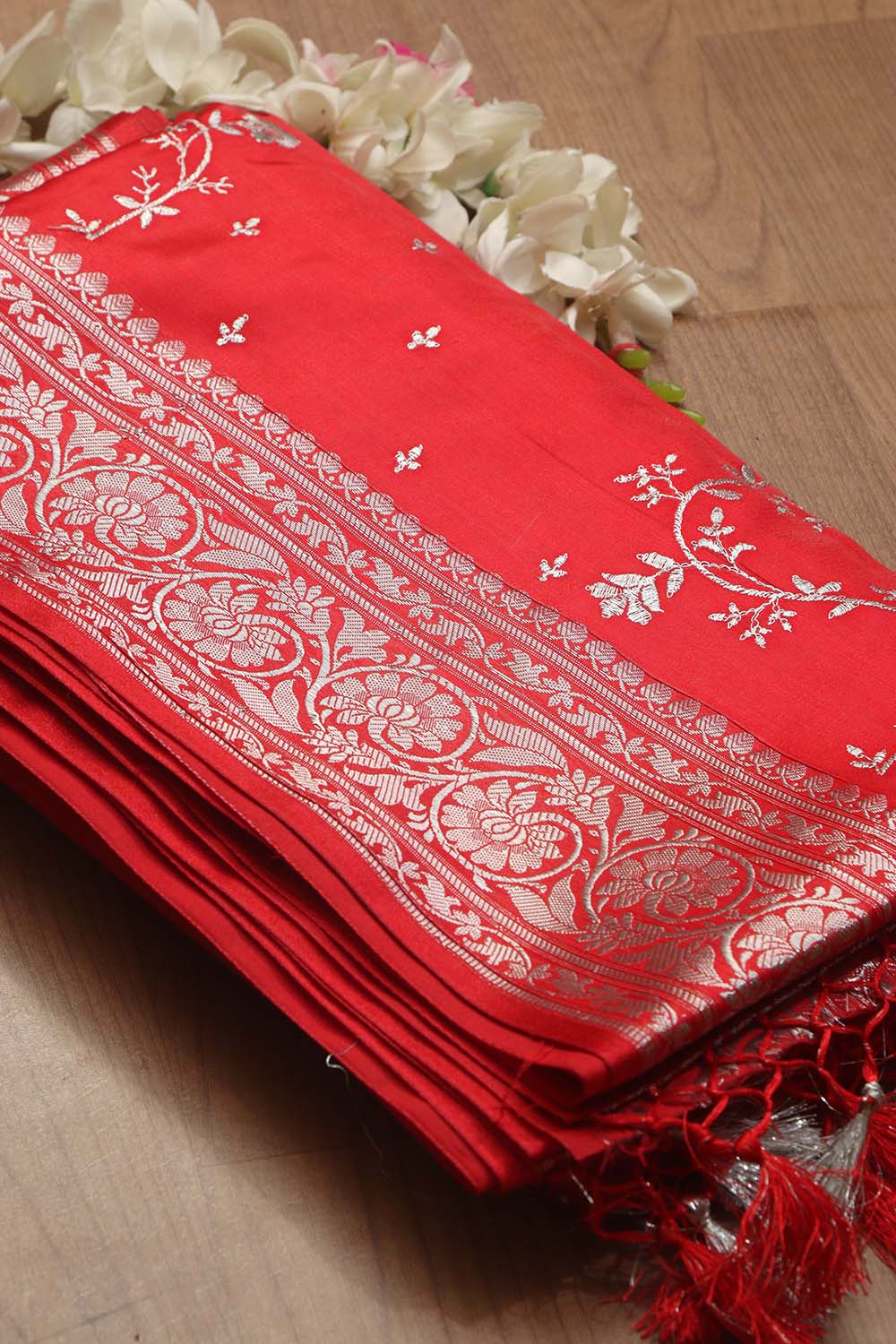Exquisite Red Banarasi Embroidered Silk Saree - Luxurion World
