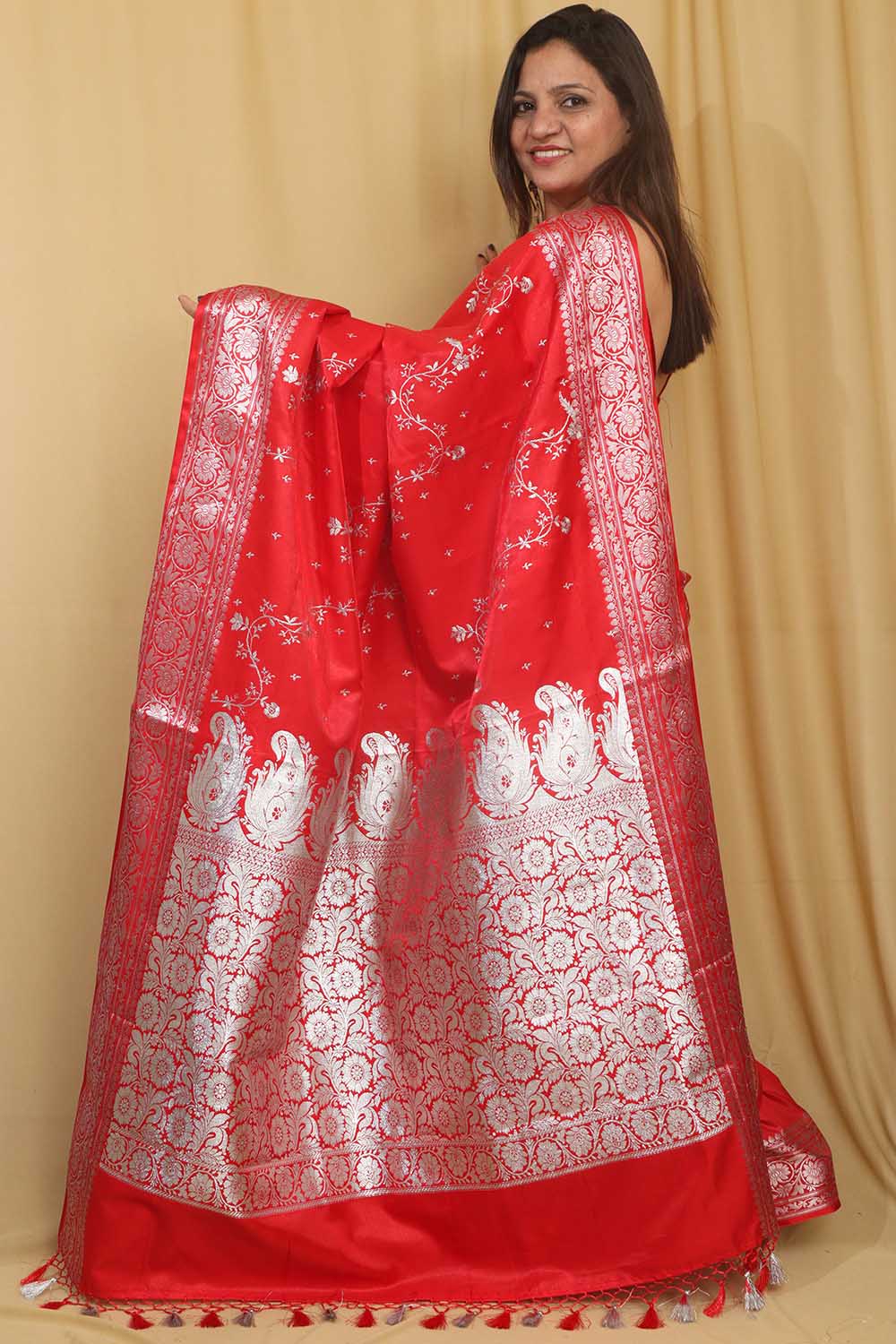 Exquisite Red Banarasi Embroidered Silk Saree - Luxurion World