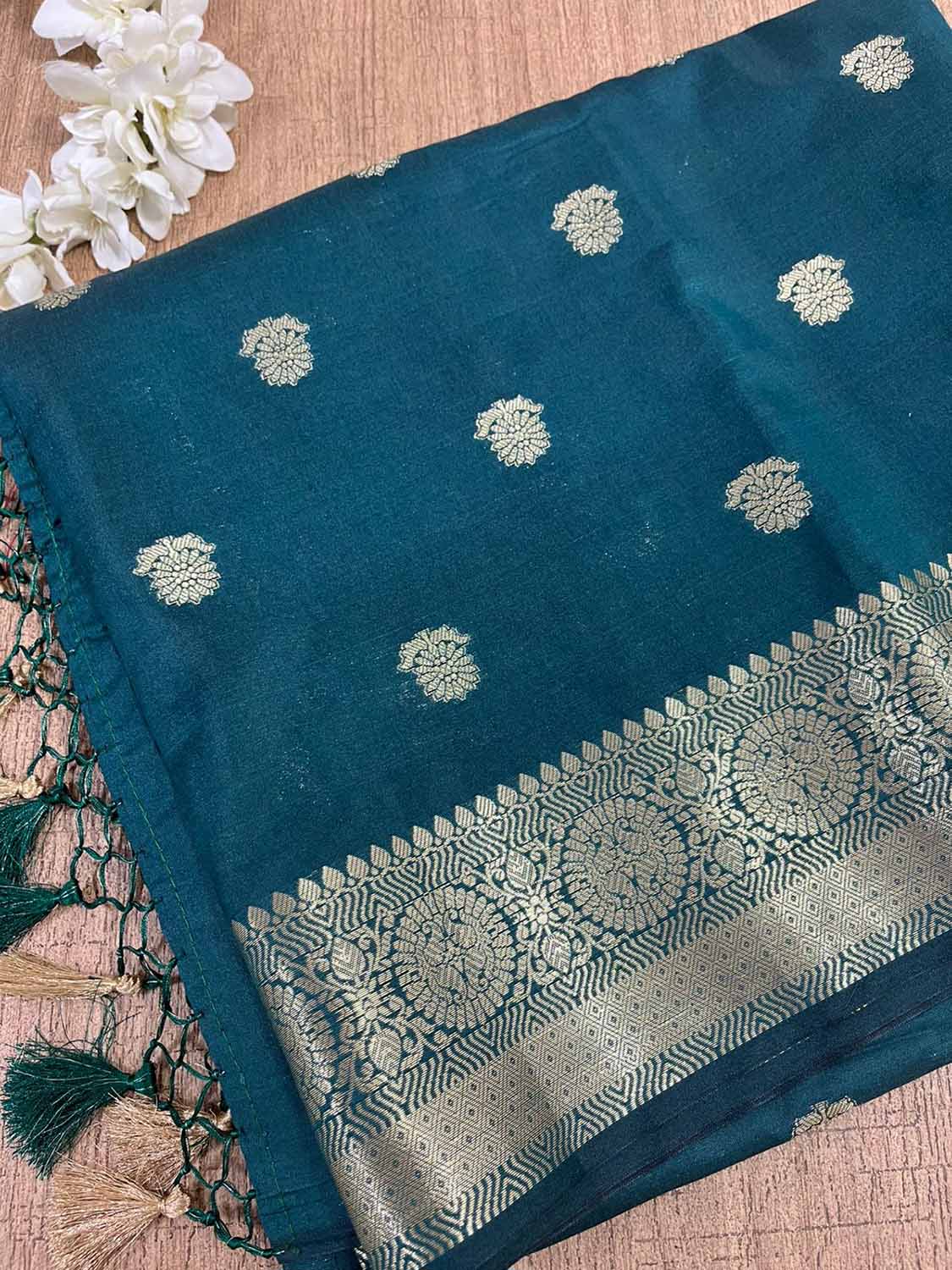 Green Banarasi Silk Saree: Timeless Elegance - Luxurion World