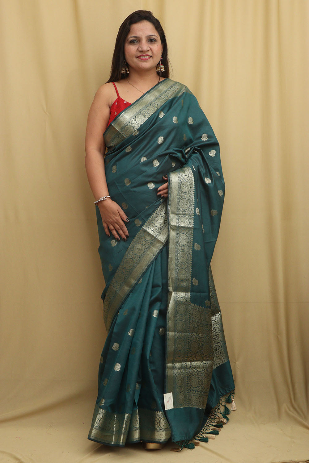 Green Banarasi Silk Saree: Timeless Elegance - Luxurion World