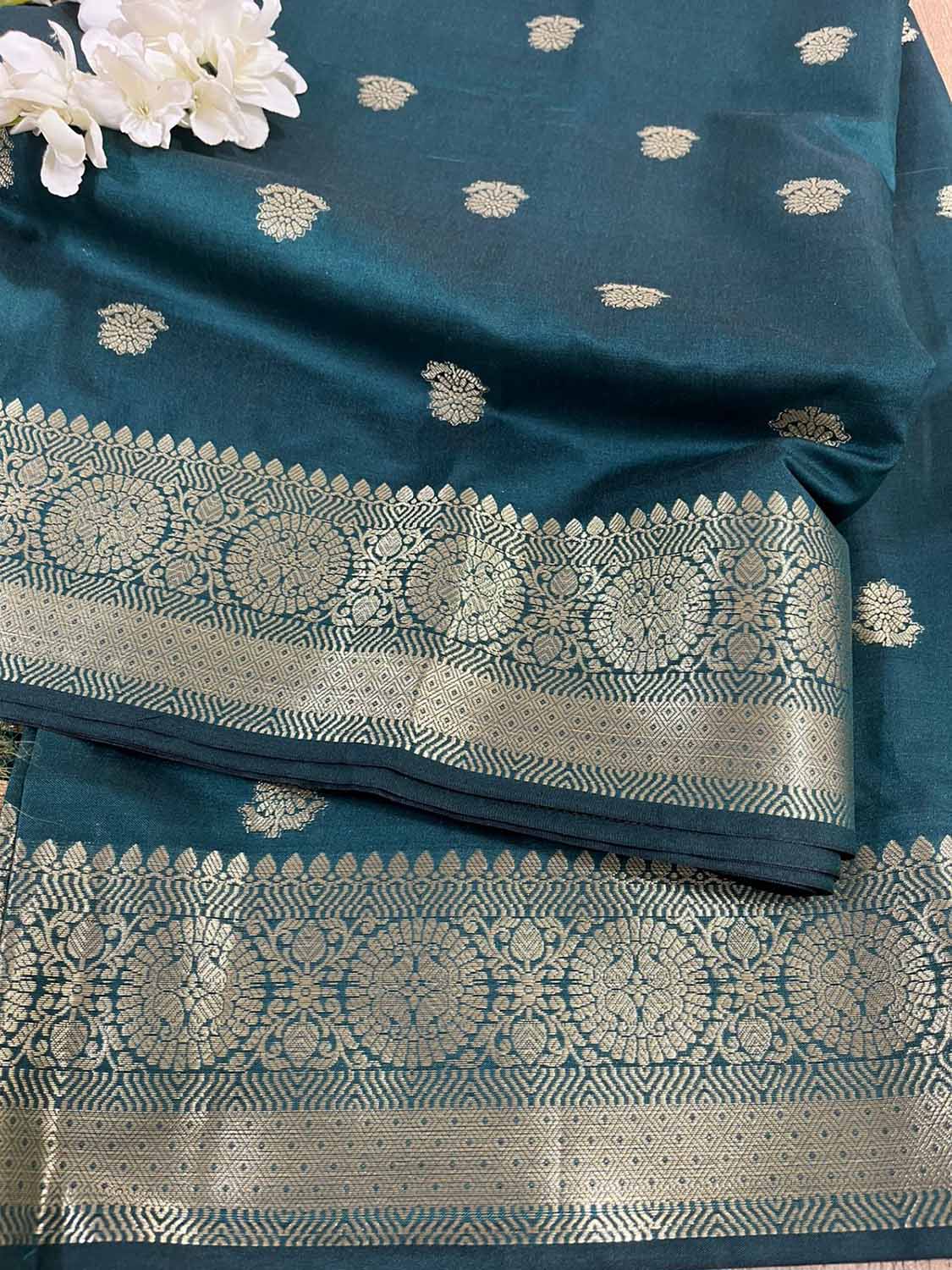 Green Banarasi Silk Saree: Timeless Elegance - Luxurion World