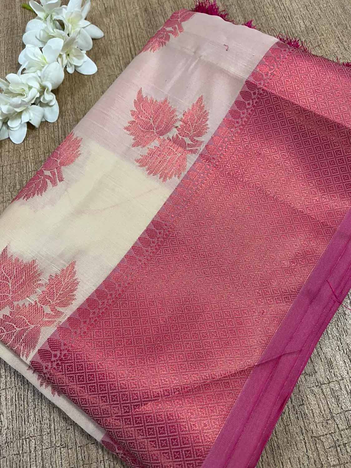 Soft and Elegant Pastel Banarasi Silk Saree - Luxurion World